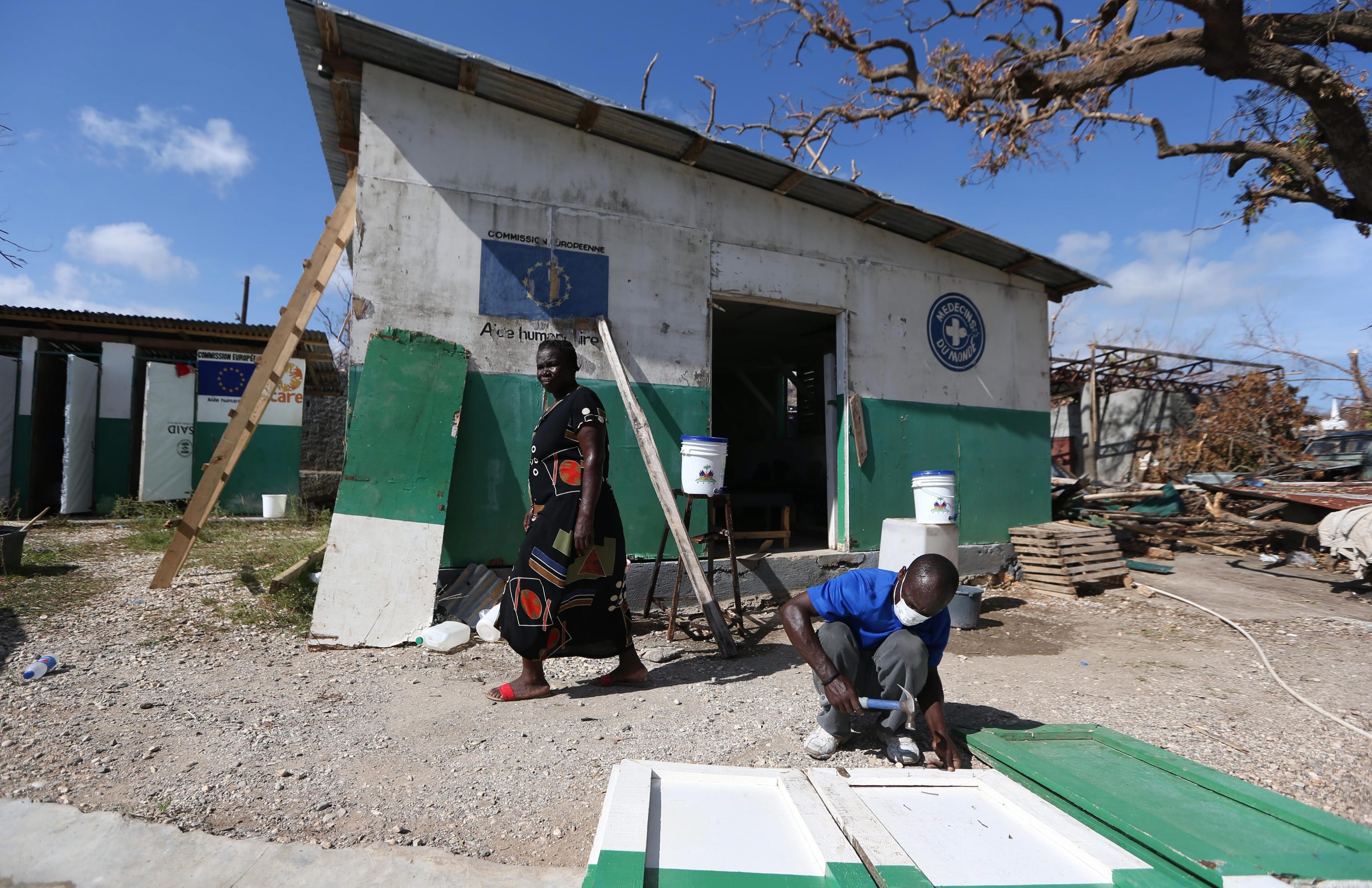Sytuacja na Haiti nie ulega poprawie. Ludność dotknięta huraganem nie ma dostępu do wody, brakuje też jedzenia. Są przypadki osób z symptomami cholery.