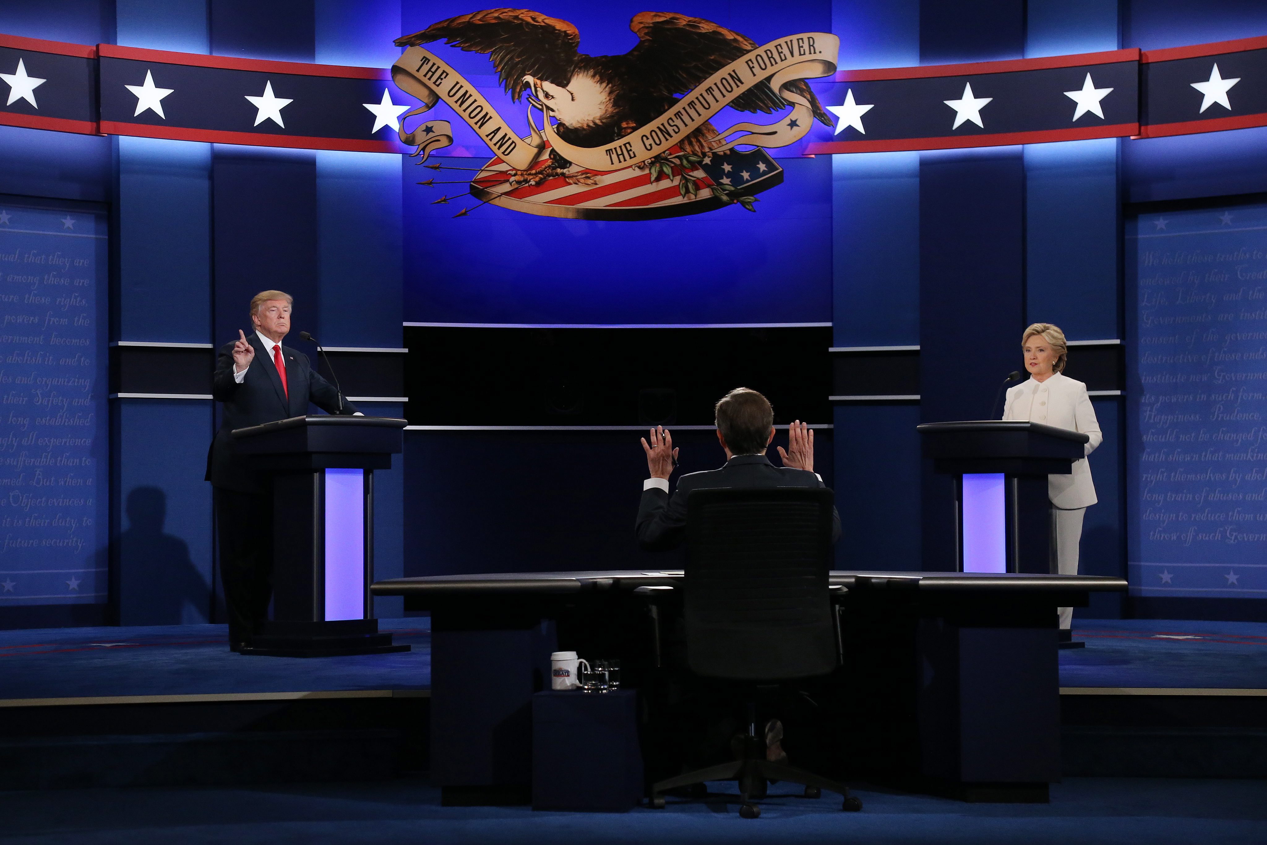 Ostatnia debata między kandydatami w wyborach prezydenckich USA: Hillary Clinton i Donaldem Trumpem. Wybory już 8 listopada.  EPA/GARY HE
