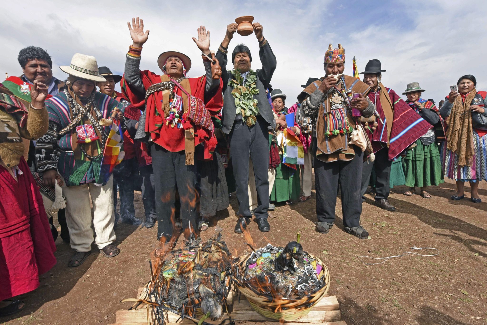 Boliwia: modlący się o deszcz prezydent Boliwii Evo Morales (foto. PAP/EPA/BOLIVIAN INFORMATION)