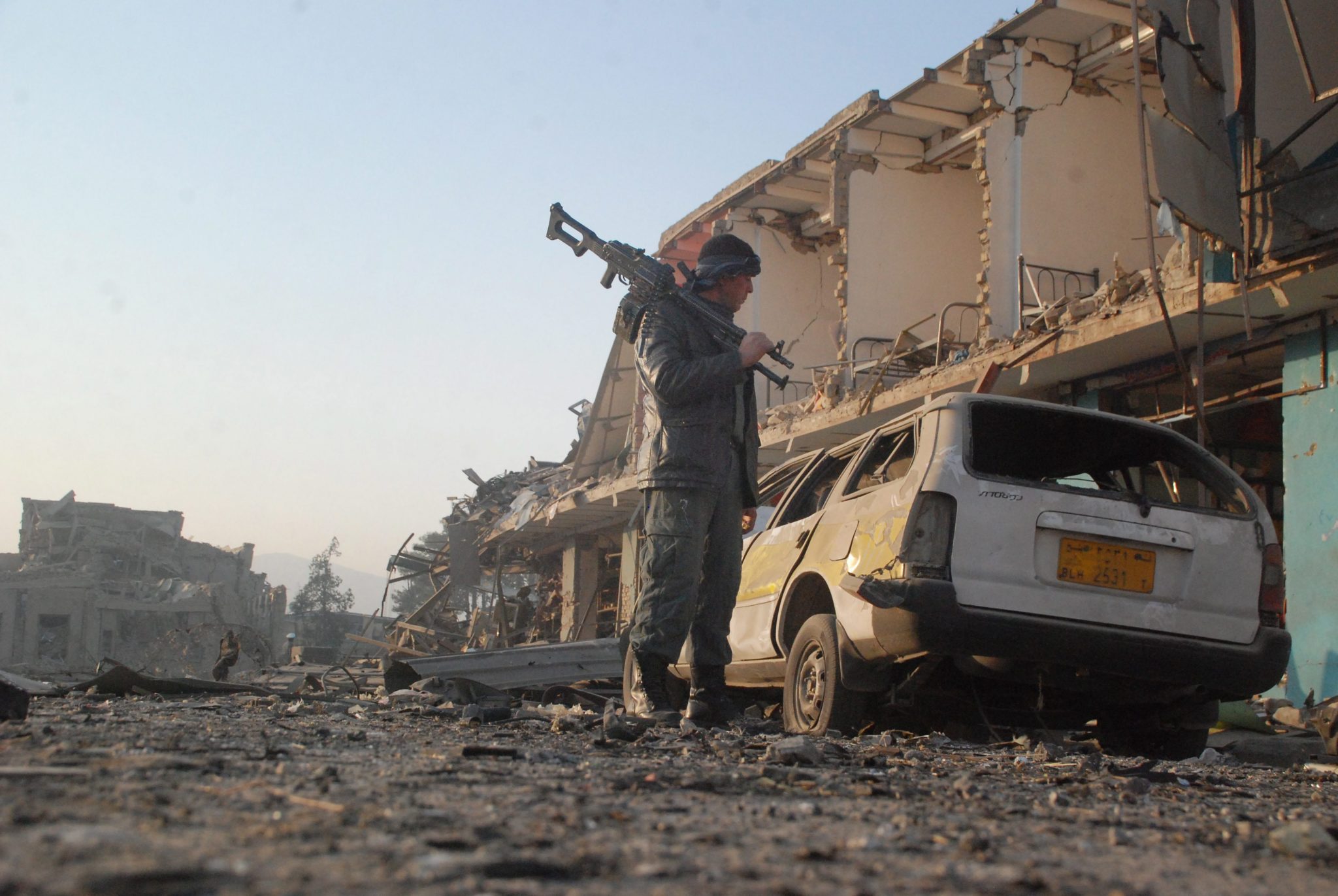 Afganistan: atak bombowy przeprowadzony przez Talibów na Ambasadę Niemiec w Kabulu (foto. PAP/EPA/Mutalib Sultani)