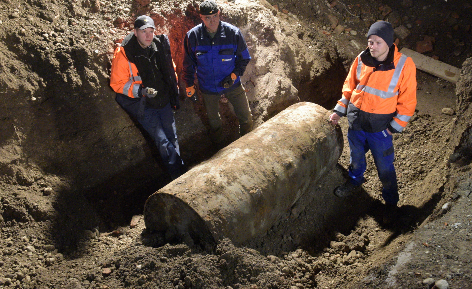 Stara bomba lotnicza znaleziona w Augsburgu, Niemcy.