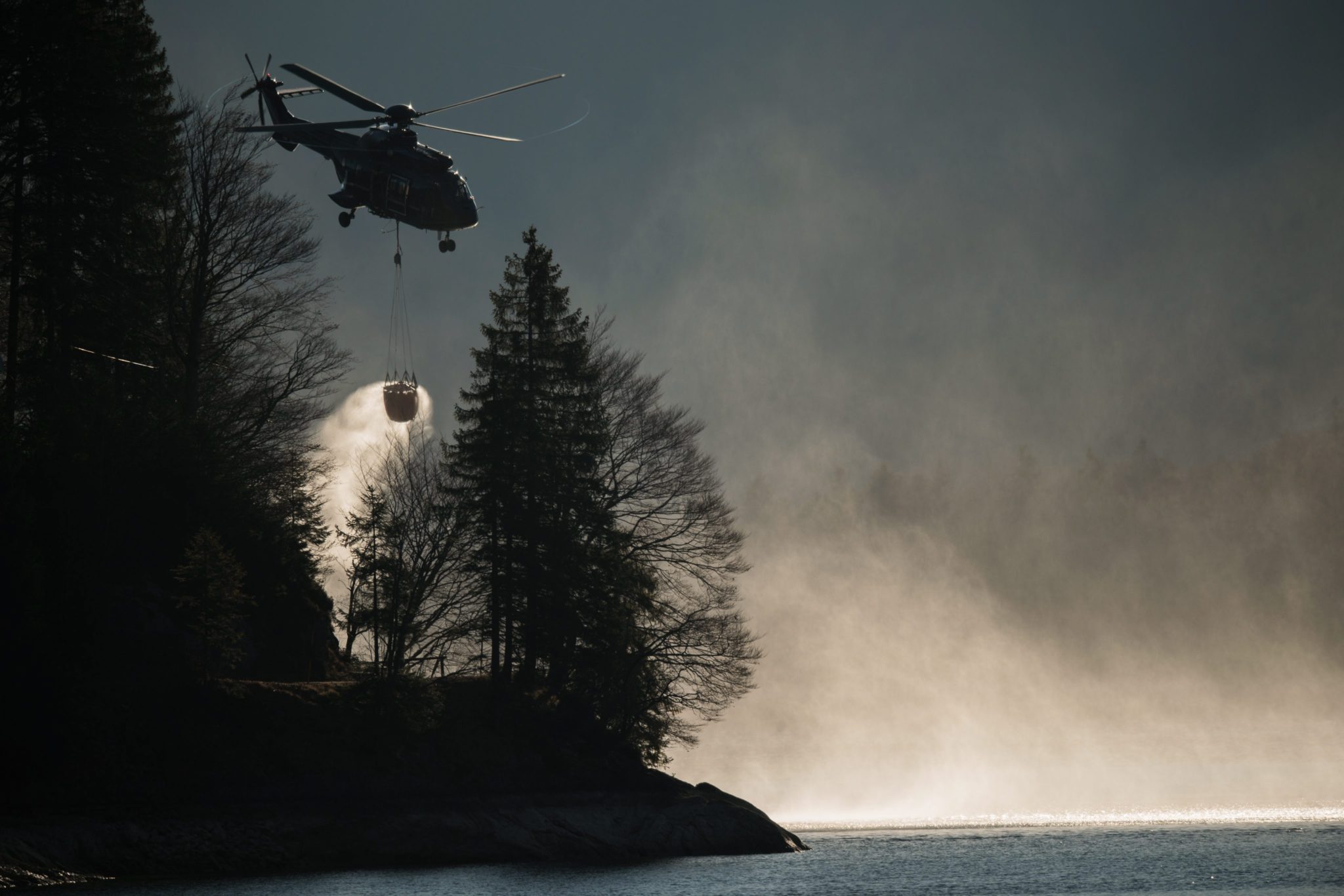 Niemcy: akcja gaszenia lasów na Bawarii (foto. PAP/EPA/CHRISTIAN BRUNA)