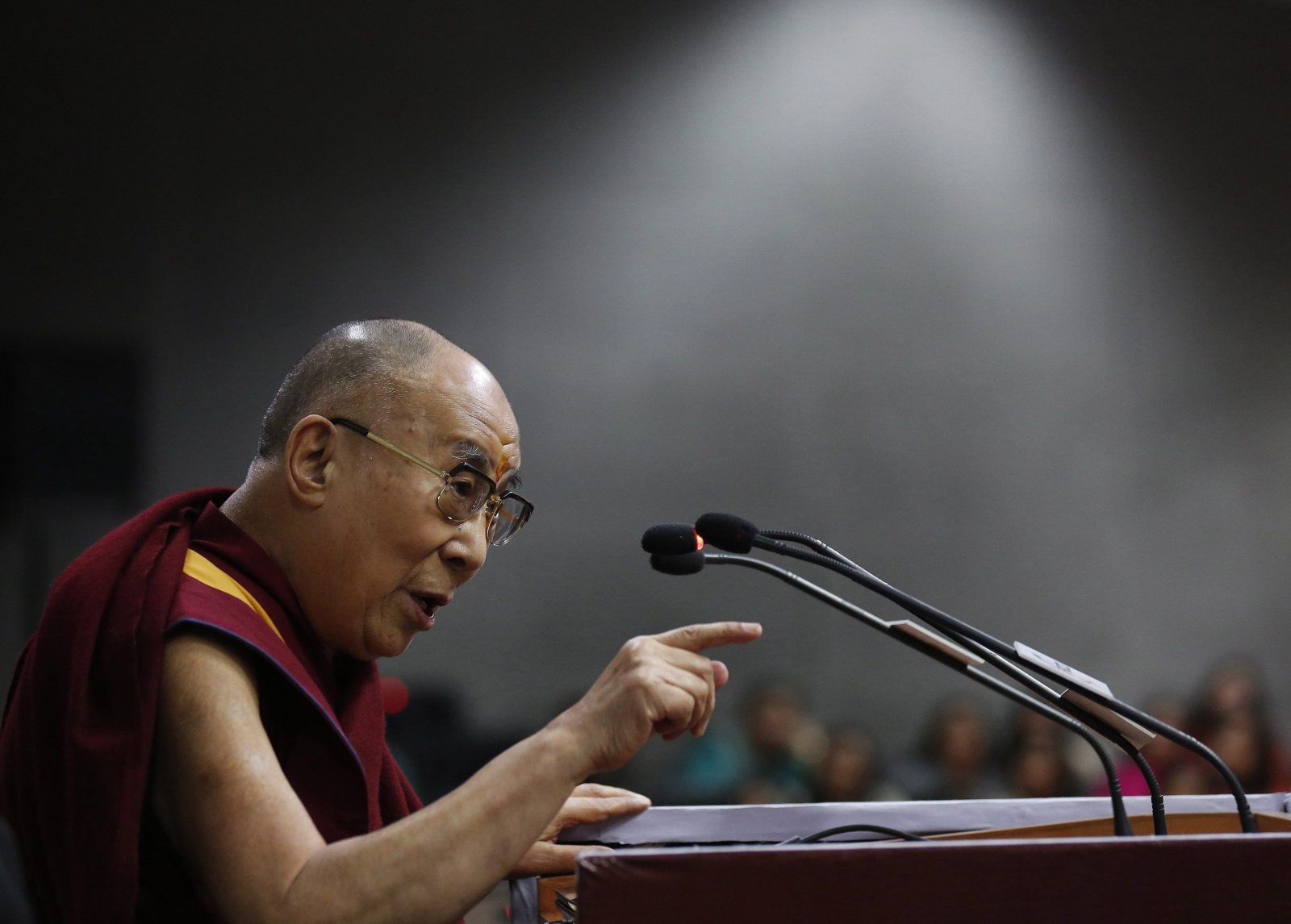 Tybetański lider duchowy, Dalai Lama, przemawiałw New Delhi. Fot. PAP/EPA/RAJAT GUPTA