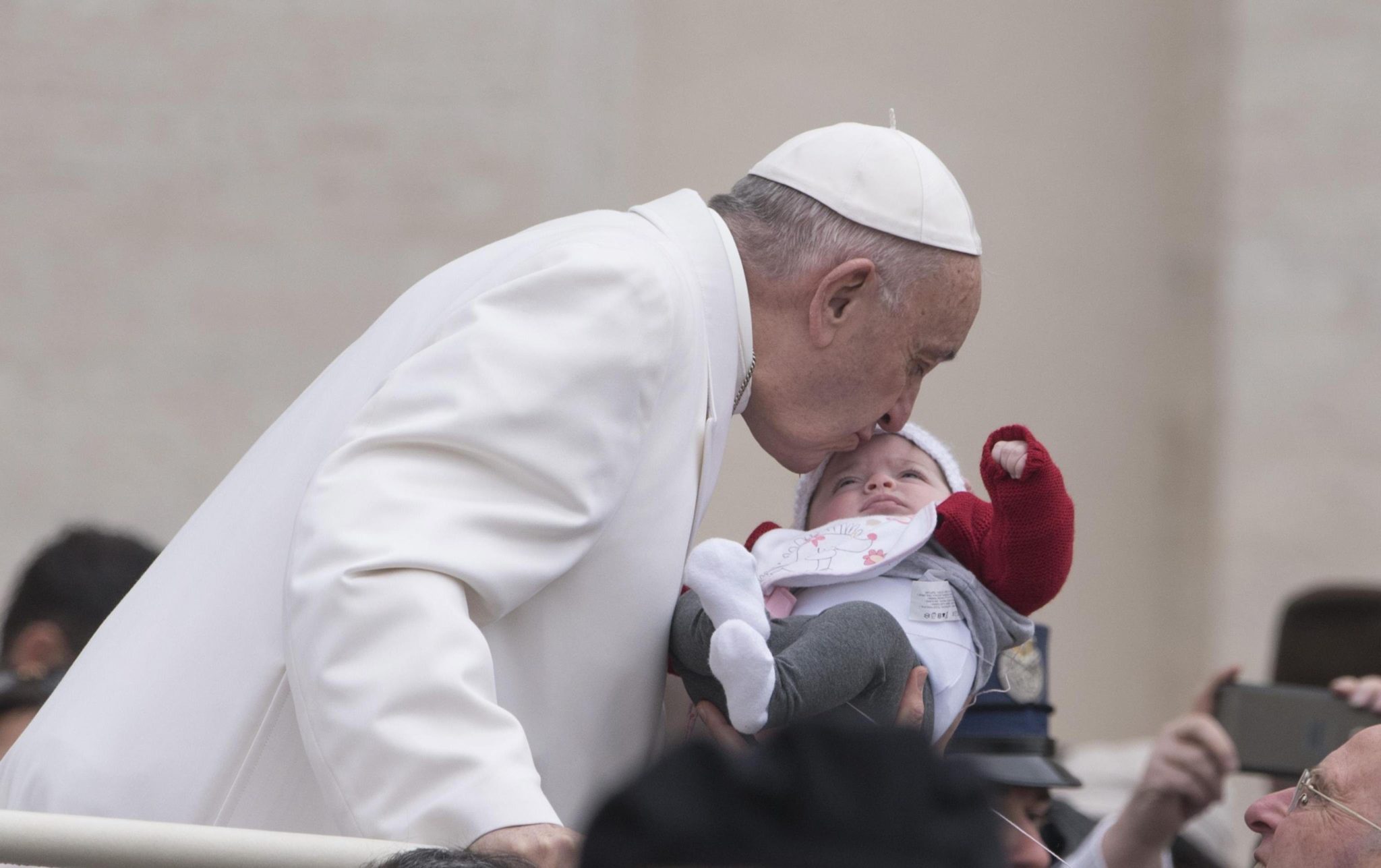 Watykan: papież Franciszek w trakcie audiencji generalnej (foto. PAP/EPA/GIORGIO ONORATI)