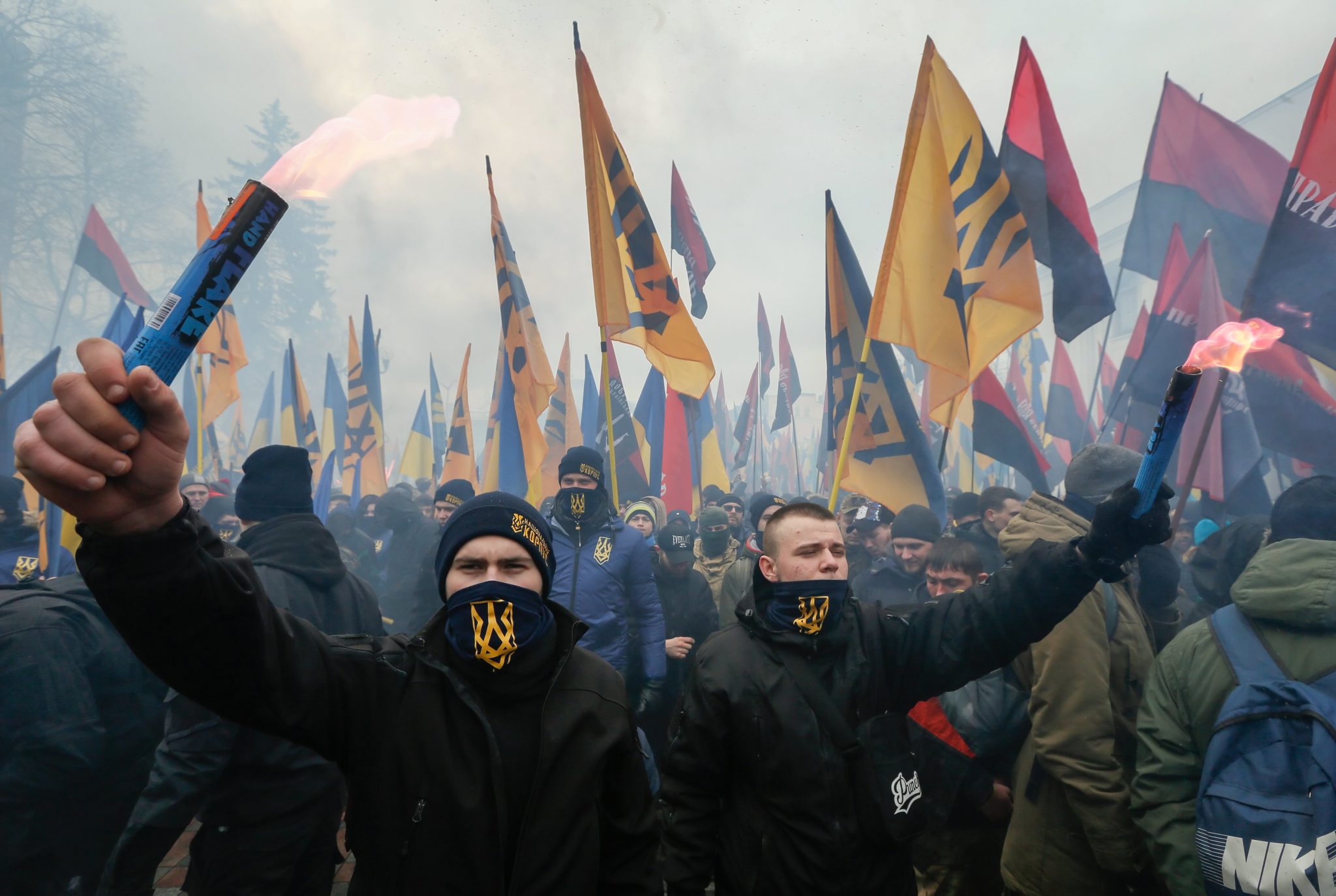 Ukraina: protest nacjonalistów w Kijowie (foto. PAP/EPA/SERGEY DOLZHENKO)