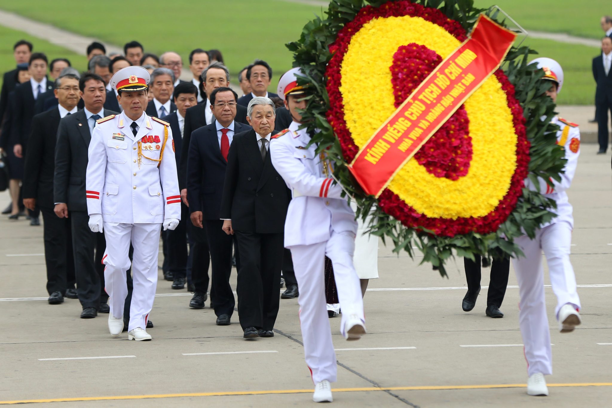 Wietnam: wizyta japońskiego cesarza Akhimoto (foto. PAP/EPA/LUONG THAI LINH)