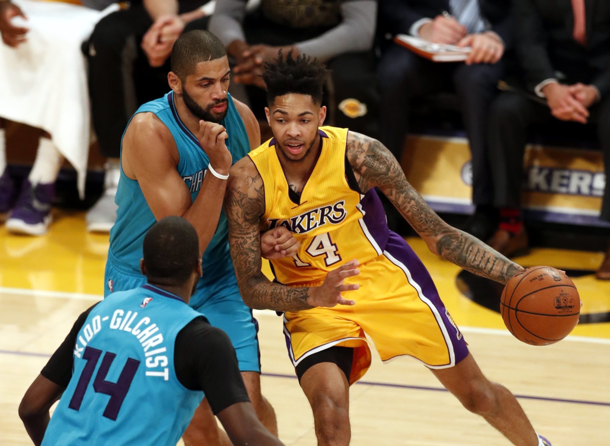USA: rozgrywki Ligi NBA Charlotte Hornets -  Los Angeles Lakers w Los Angeles (foto. PAP/EPA/MIKE NELSON)