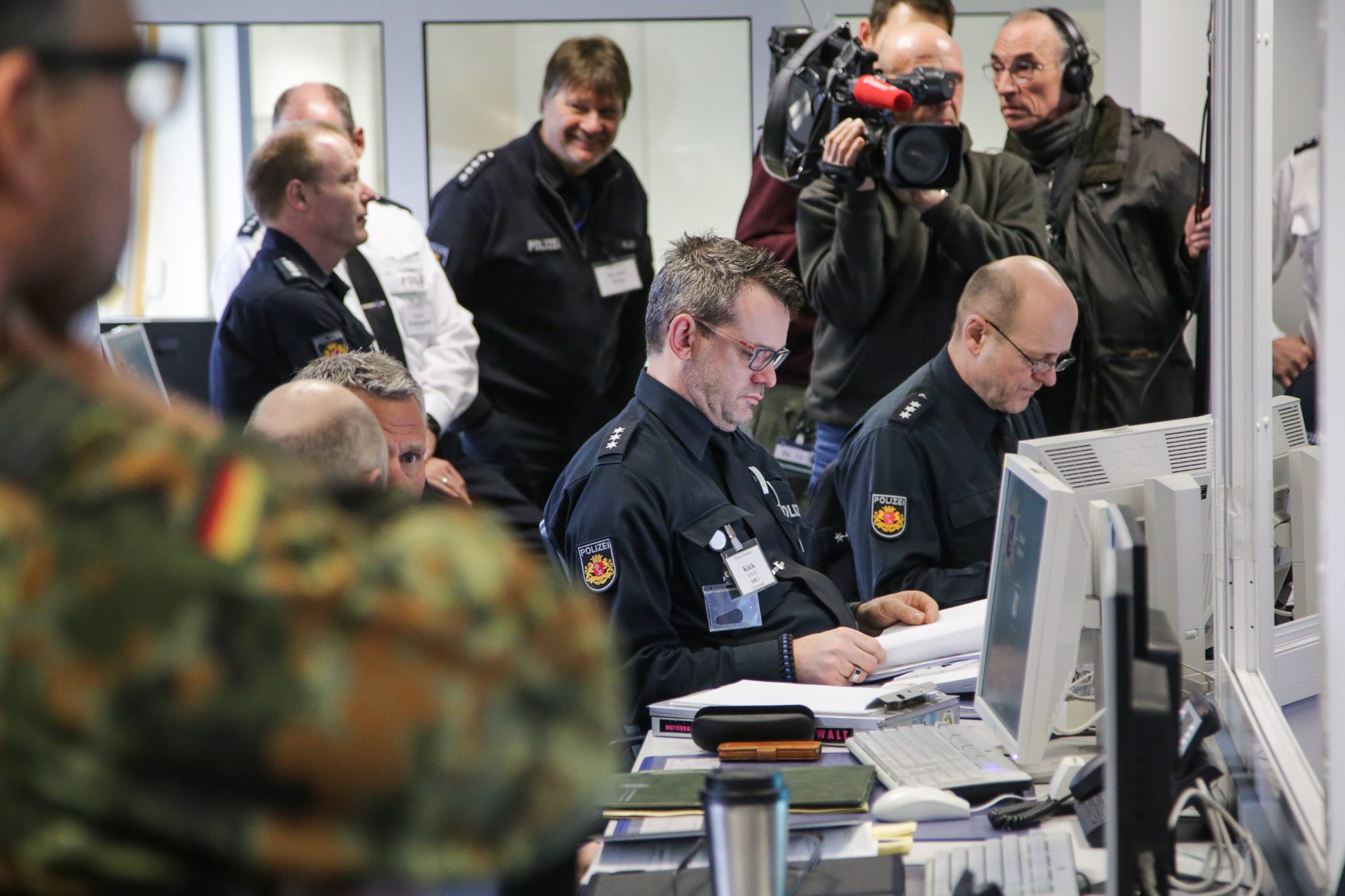 Niemcy: antyterrorystyczne ćwiczenia w Bremie (foto. PAP/EPA/FOCKE STRANGMANN) 