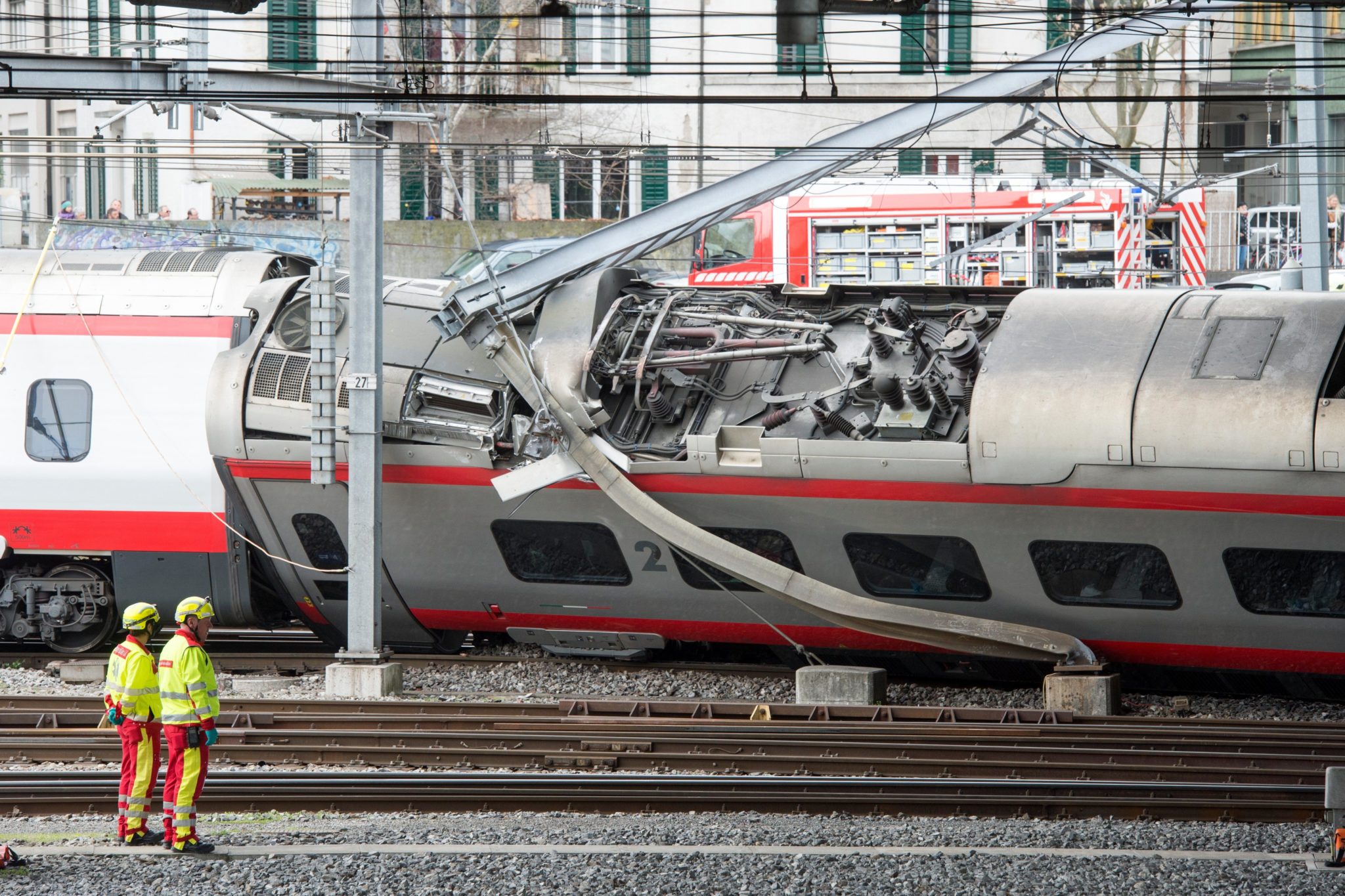 Szwajcaria: wykolejenie się pociągu na stacji w Lucernie (foto. PAP/EPA/URS FLUEELER)