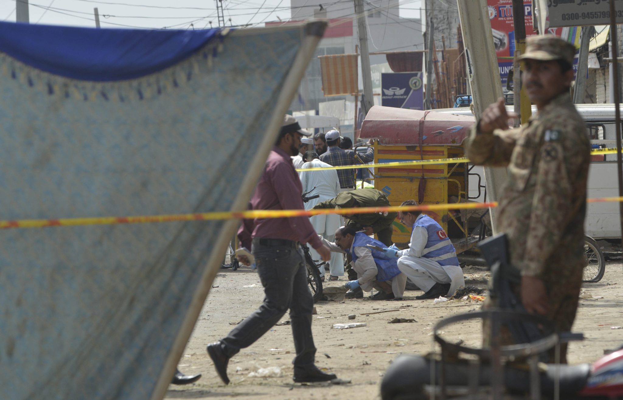 Pakistan: atak bombowy Lahore, w którym zginęło 6 osób, a co najmniej 18 odniosło rany (foto. PAP/EPA/RAHAT DAR)