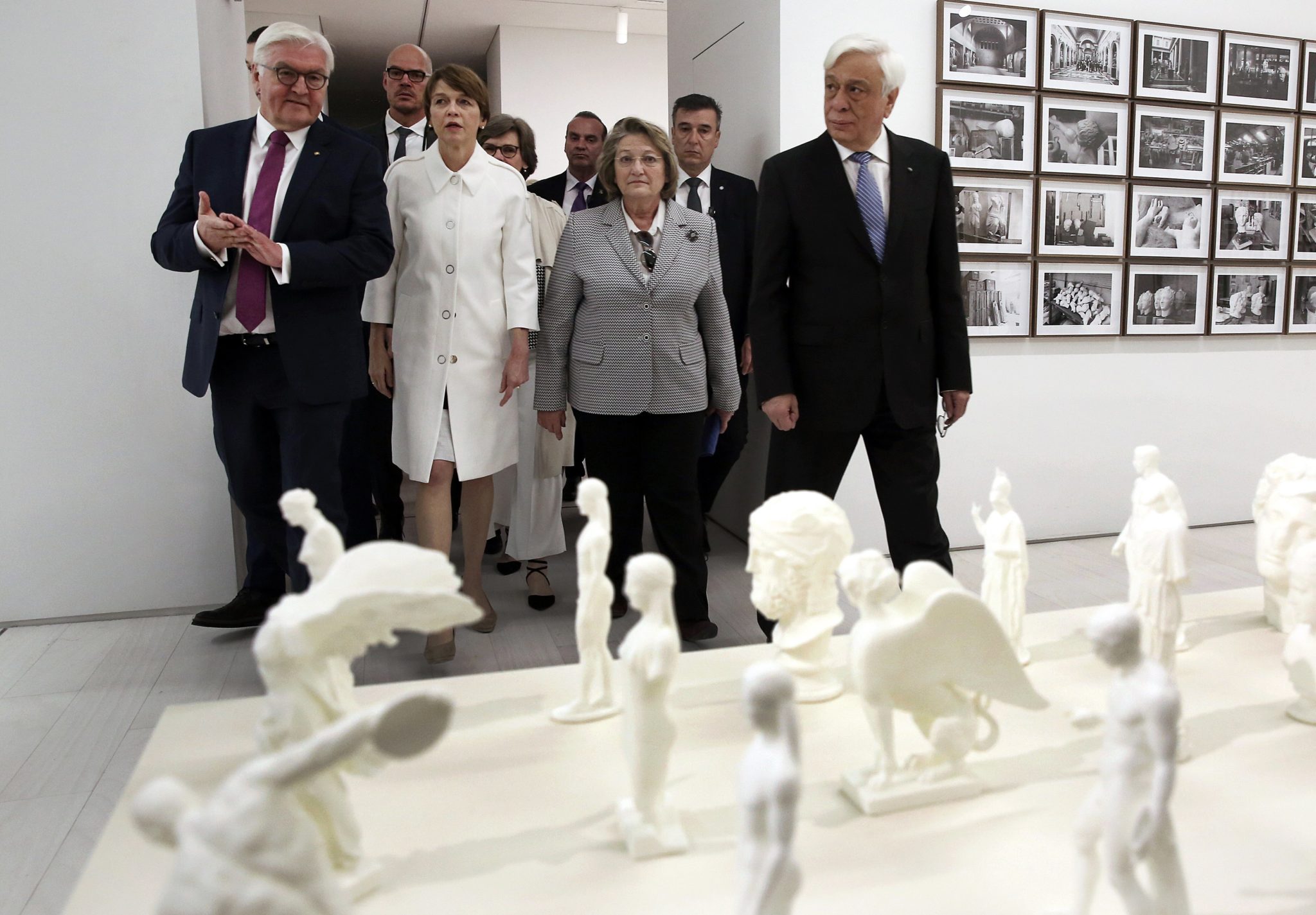 Grecja: otwarcie niemiecko-greckiej wystawy historycznej w Atenach (foto. PAP/EPA/SIMELA PANTZARTZI)