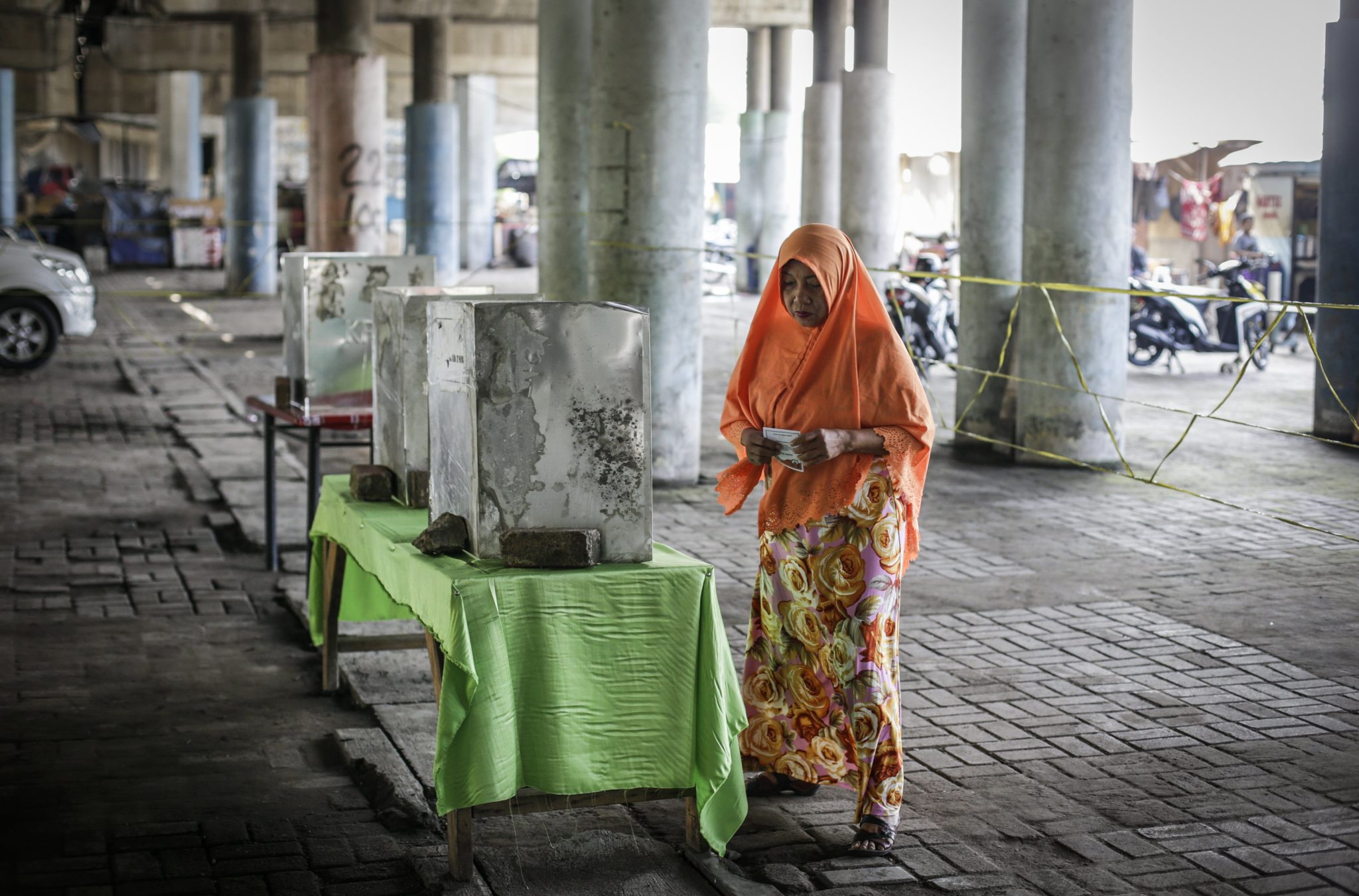 Indonezja: lokalne wybory w Dżakarcie (foto. PAP/EPA/MAST IRHAM)
