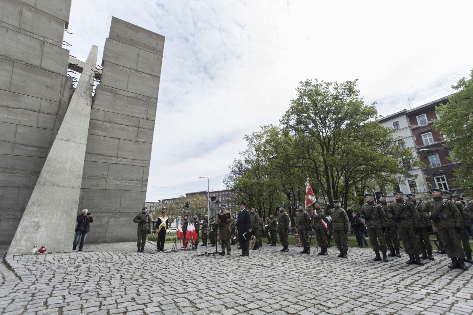 Wrocław: obchody Dnia Sybiraka, zorganizowane przez Związek Sybiraków by upamiętnić ofiary wywózki Polaków na Syberię. Fot. PAP/Aleksander Koźmiński