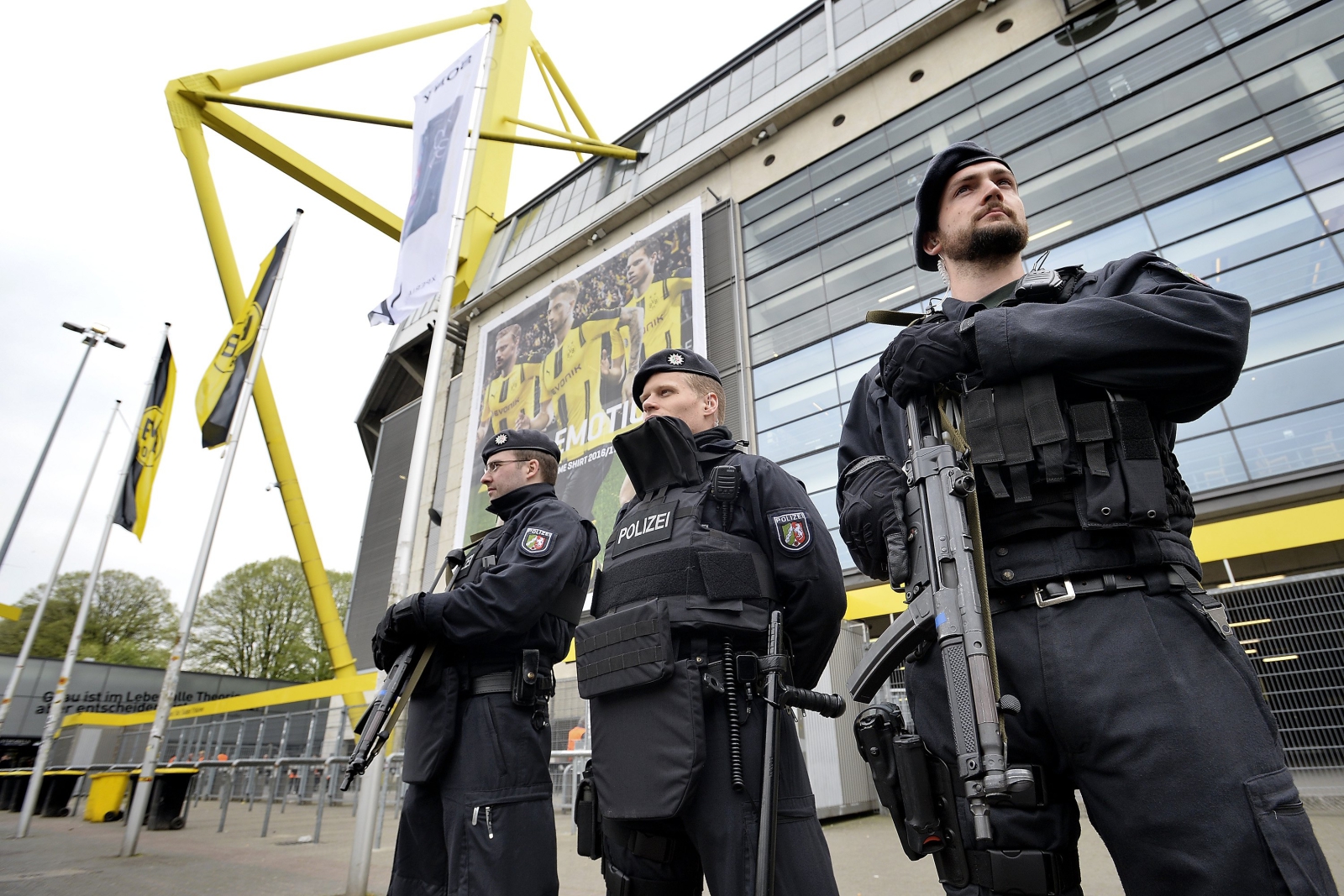 Policja zabezpiecza mecz pomiędzy Borussią Dortmund a AS Monaco, Dortmund, Niemcy
