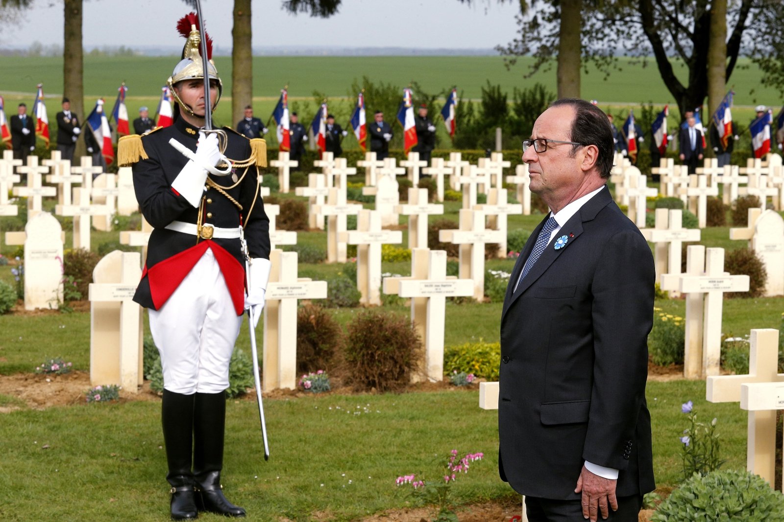 Francuski prezydent Francois Hollande uczestniczy w ceremonii upamiętnienia ofiar Bitwy pod Aisne w 100 rocznicę jej wybuchu. W Bitwie zginęło ponad 300 tys. ludzi.