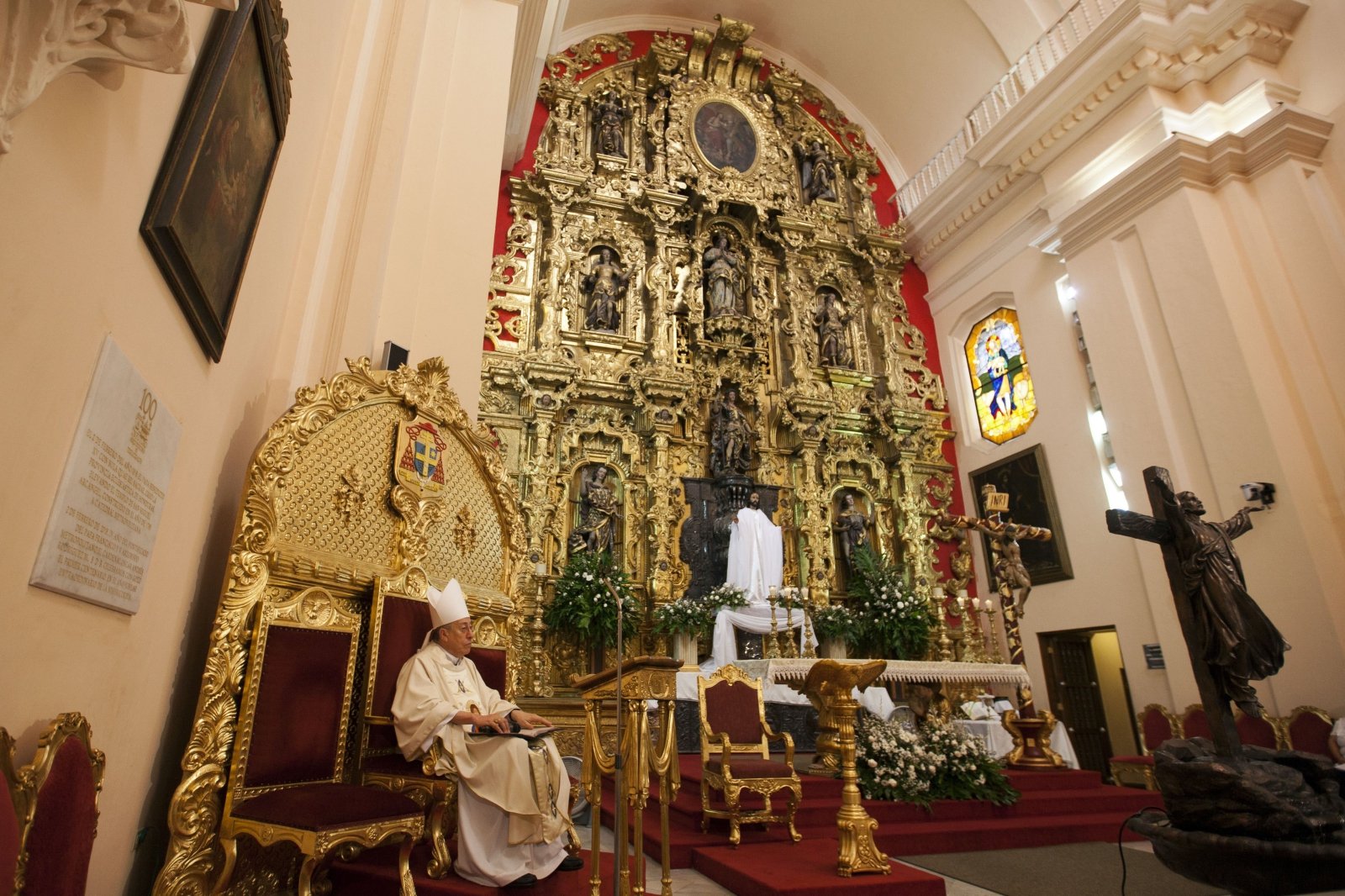 Kardynał z Hondurasu Oscar Andres Rodriguez w czasie Mszy Zmartwychwstania w Bazylice św. Michała Archanioła w Tegucigalpa, Honduras.