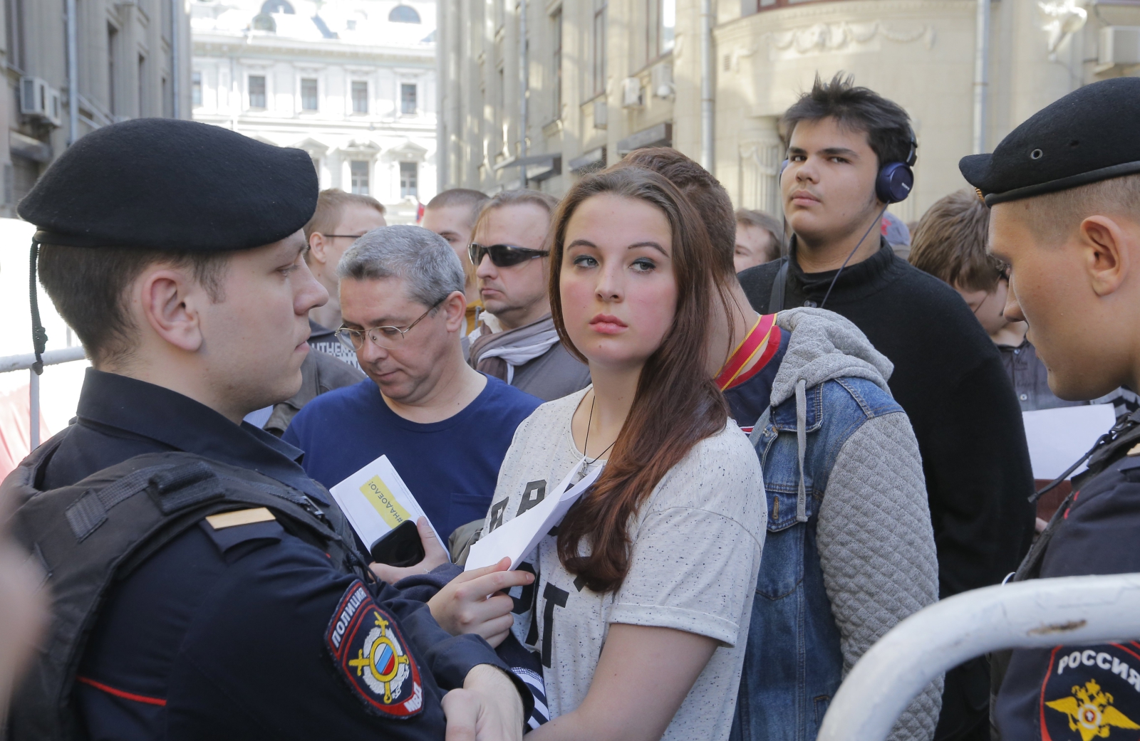 Zatrzymania opozycjonistów w Petersburgu. fot. EPA/ANATOLY MALTSEV