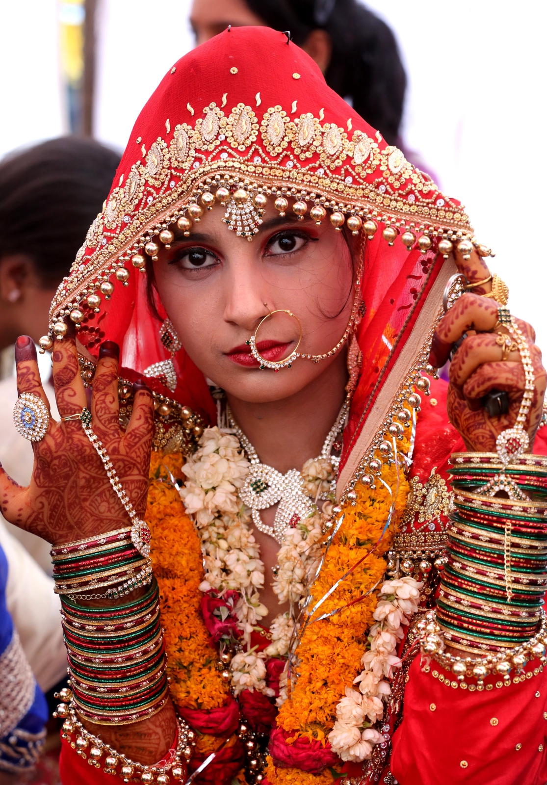 Masowe śluby w Indiach. Fot. PAP/EPA/SANJEEV GUPTA