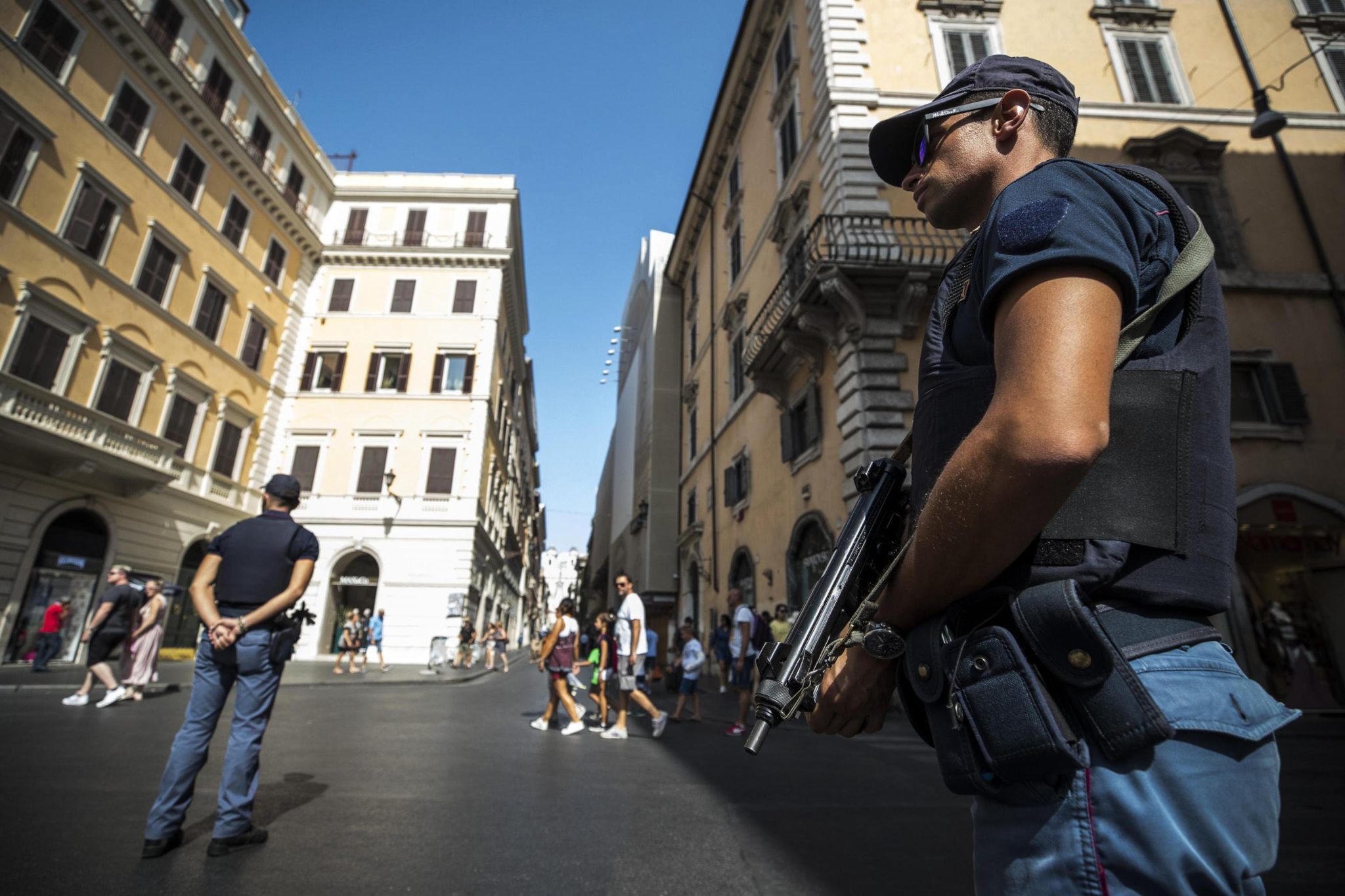Antyterrorystyczne zagrożenie we Włoszech, Rzym, fot: Angelo Carconi, PAP/EPA.