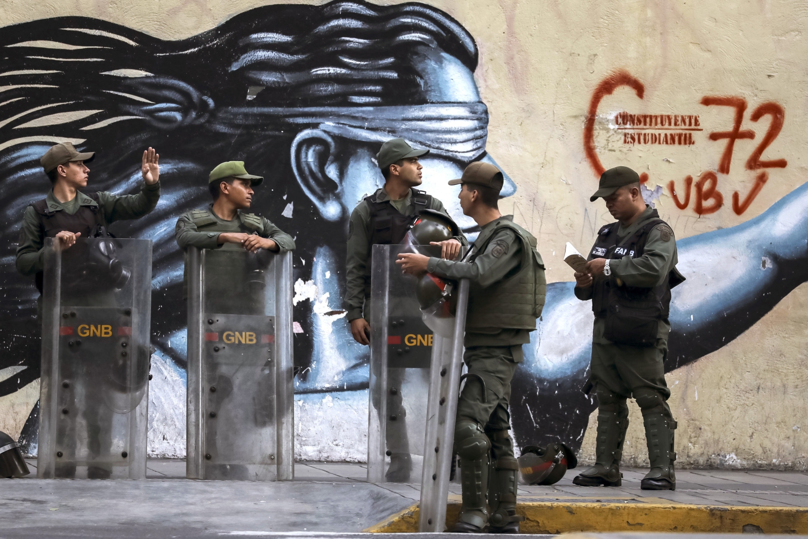 Wenezuelska Straż Narodowa EPA/MIGUEL GUTIERREZ 