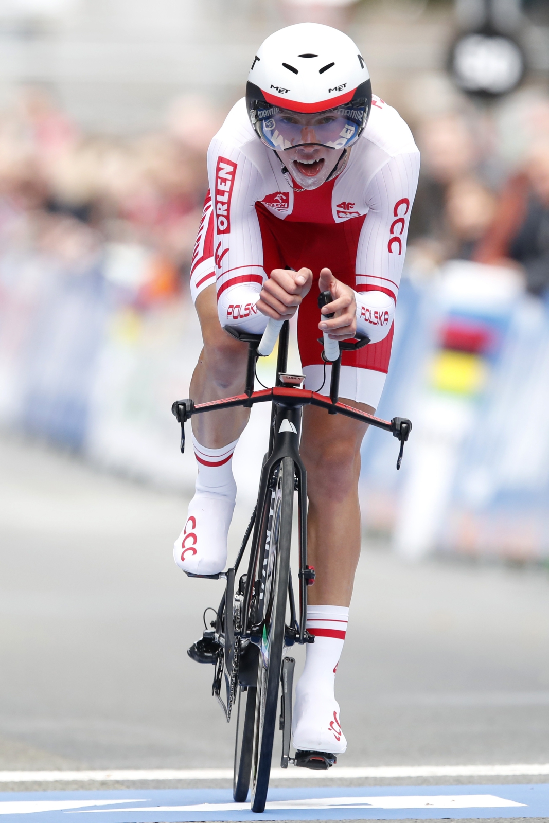 Filip Maciejuk, Polak na trasie kolarskich mistrzostw świata w Bergen EPA/CORNELIUS POPPE 
