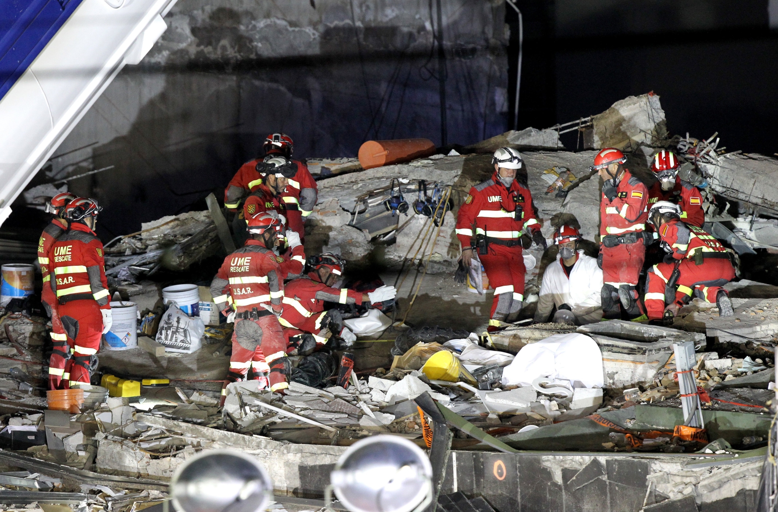 Meksyk, przeszukiwanie gruzów po trzęsieniu ziemi  EPA/Ulises Ruiz Basurto 