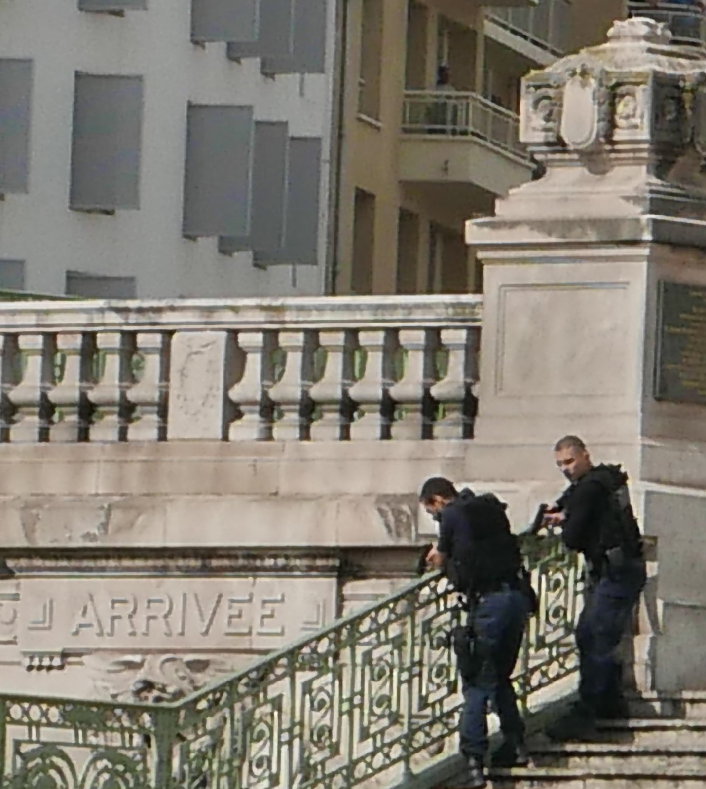 Atak nożownika w Marsylii EPA/STAN MARCELJA  