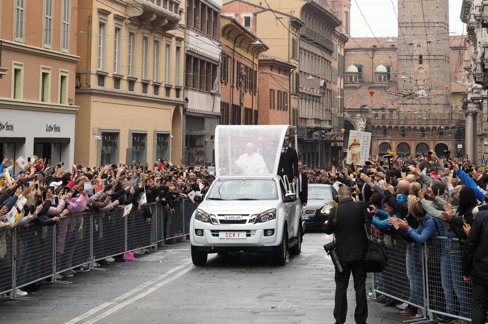 Papież Franciszek w Bolonii EPA/GIORGIO BENVENUTI 