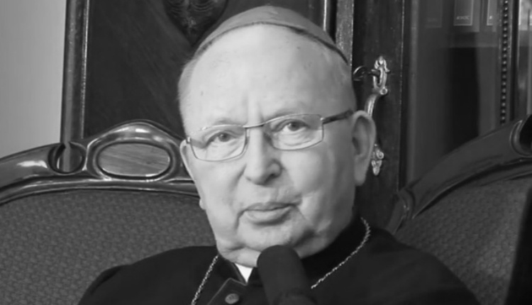 13.09. - Biskup senior diecezji kieleckiej Kazimierz Ryczan. Był ordynariuszem diecezji w latach 1993-2014.