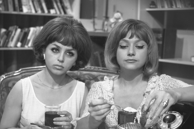 12.02. - Krystyna Sienkiewicz - aktorka estradowa, teatralna, filmowa i telewizyjna, artystka kabaretowa. Występowała m.in. w Kabarecie Starszych Panów oraz Kabarecie Olgi Lipińskiej.