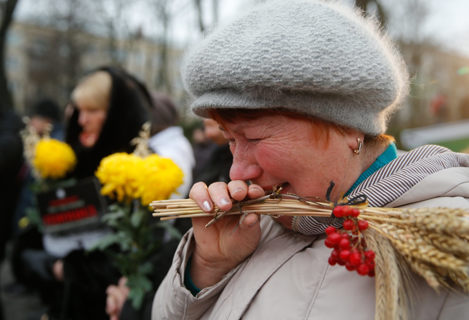 Upamiętnienie ofiar Wielkiego Głodu na Ukrainie  EPA/SERGEY DOLZHENKO 