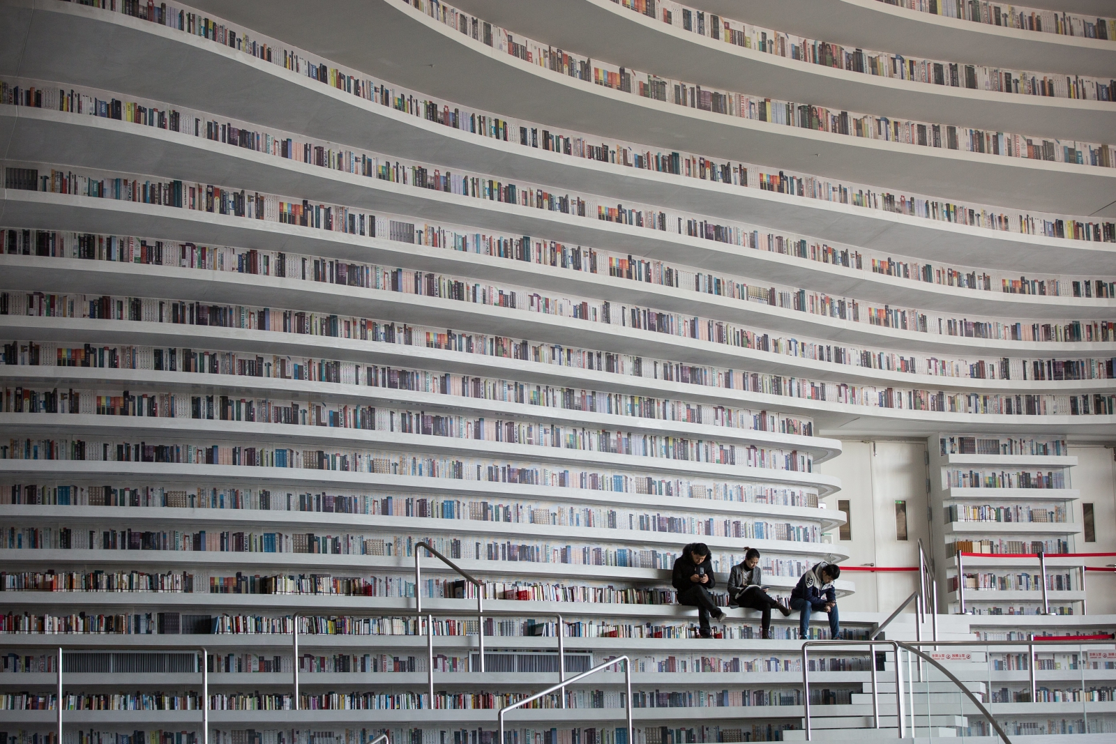 Niezwykła biblioteka w Chinach EPA/ROMAN PILIPEY 