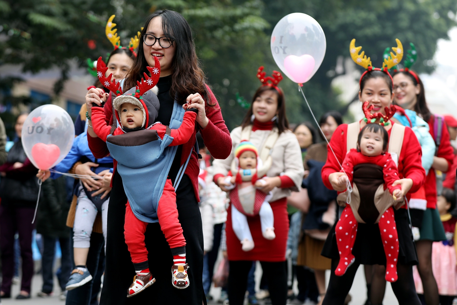 Celebrowanie świąt Bożego Narodzenia w Wietnamie. fot. EPA/LUONG THAI LINH