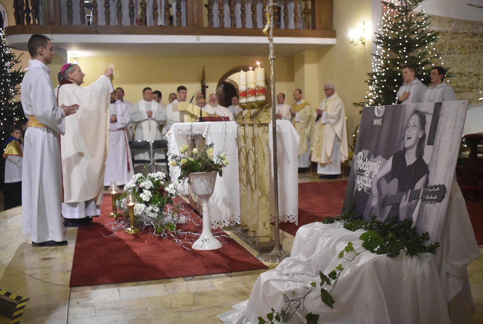 Libiąż, pierwsza rocznica śmierci Heleny Kmieć. fot. PAP/Jacek Bednarczyk