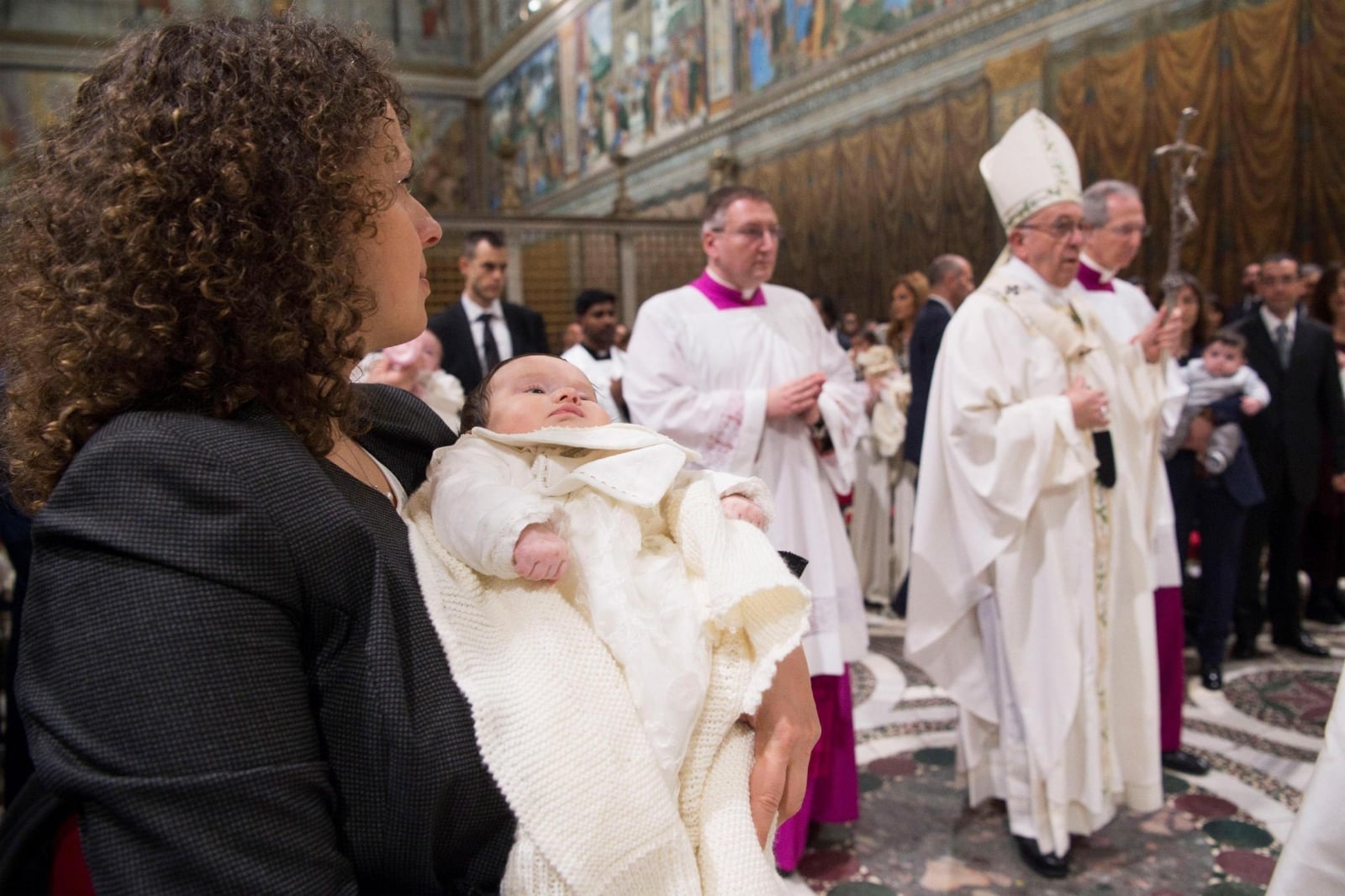 Papież Franciszek ochrzcił 34 dzieci EPA/OSSERVATORE ROMANO