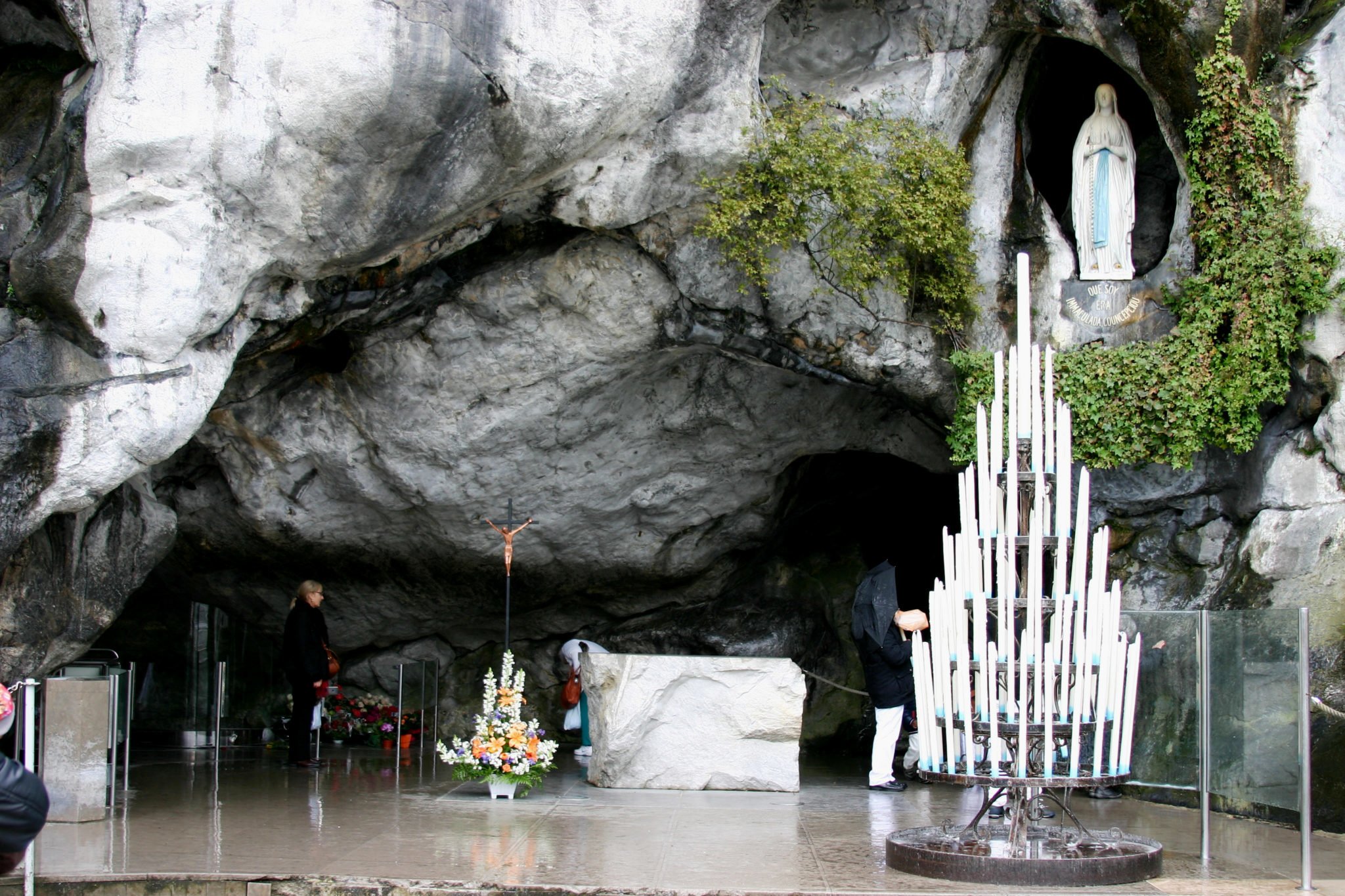Znalezione obrazy dla zapytania: Lourdes