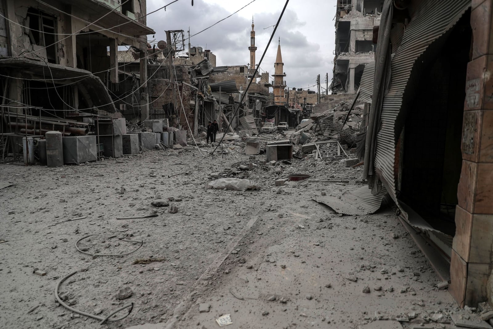 Zbombardowana Douma (Syria) fot. EPA/MOHAMMED BADRA 
