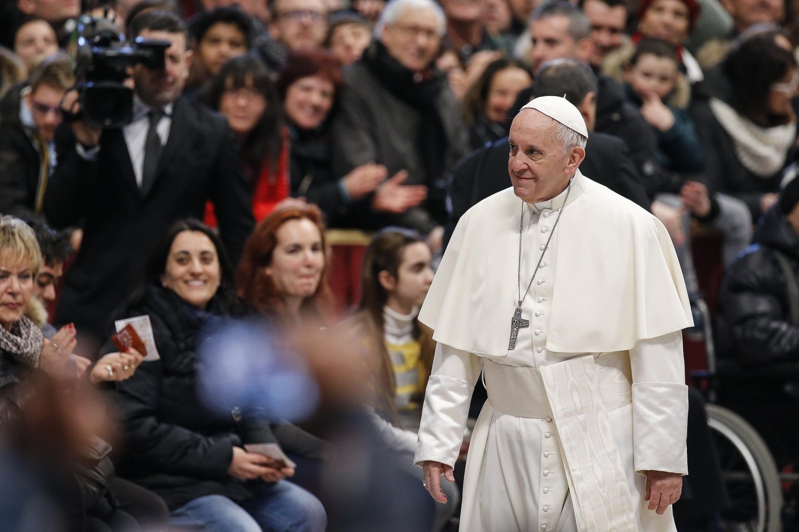 Papież Franciszek podczas cotygodniowej audiencji generalnej, fot. EPA/FABIO FRUSTACI 