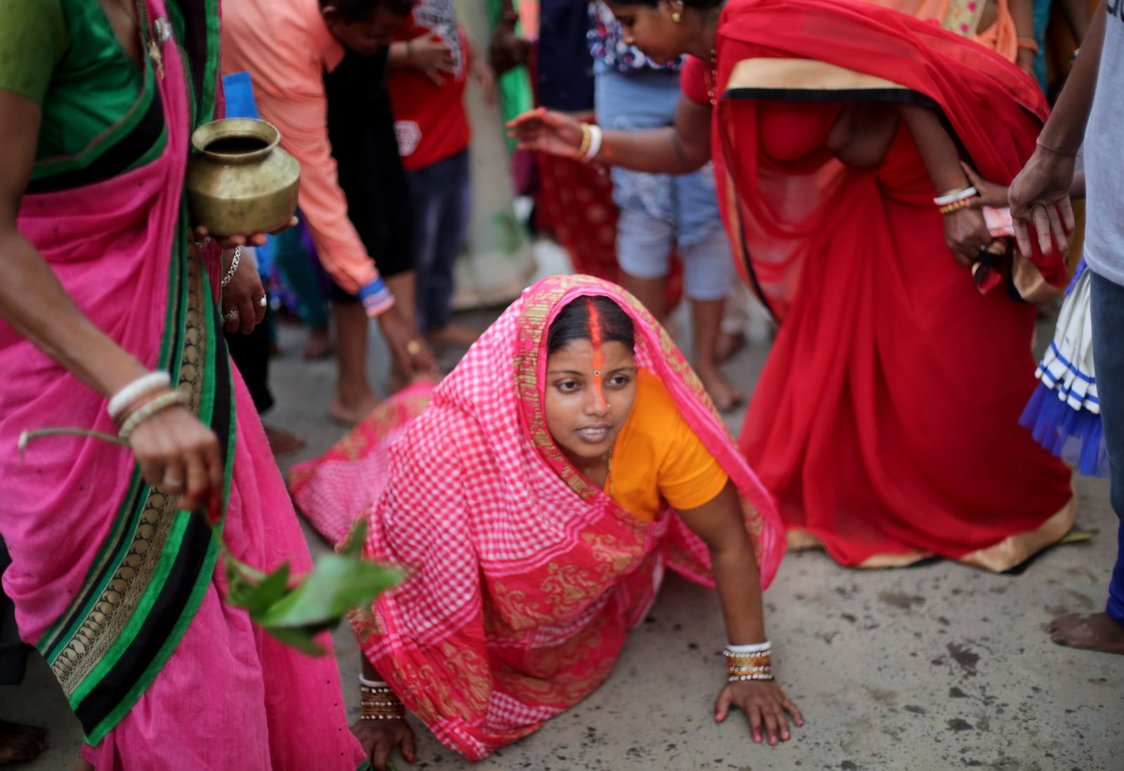 Indyjskie tradcyja fot. EPA/PIYAL ADHIKARY 
