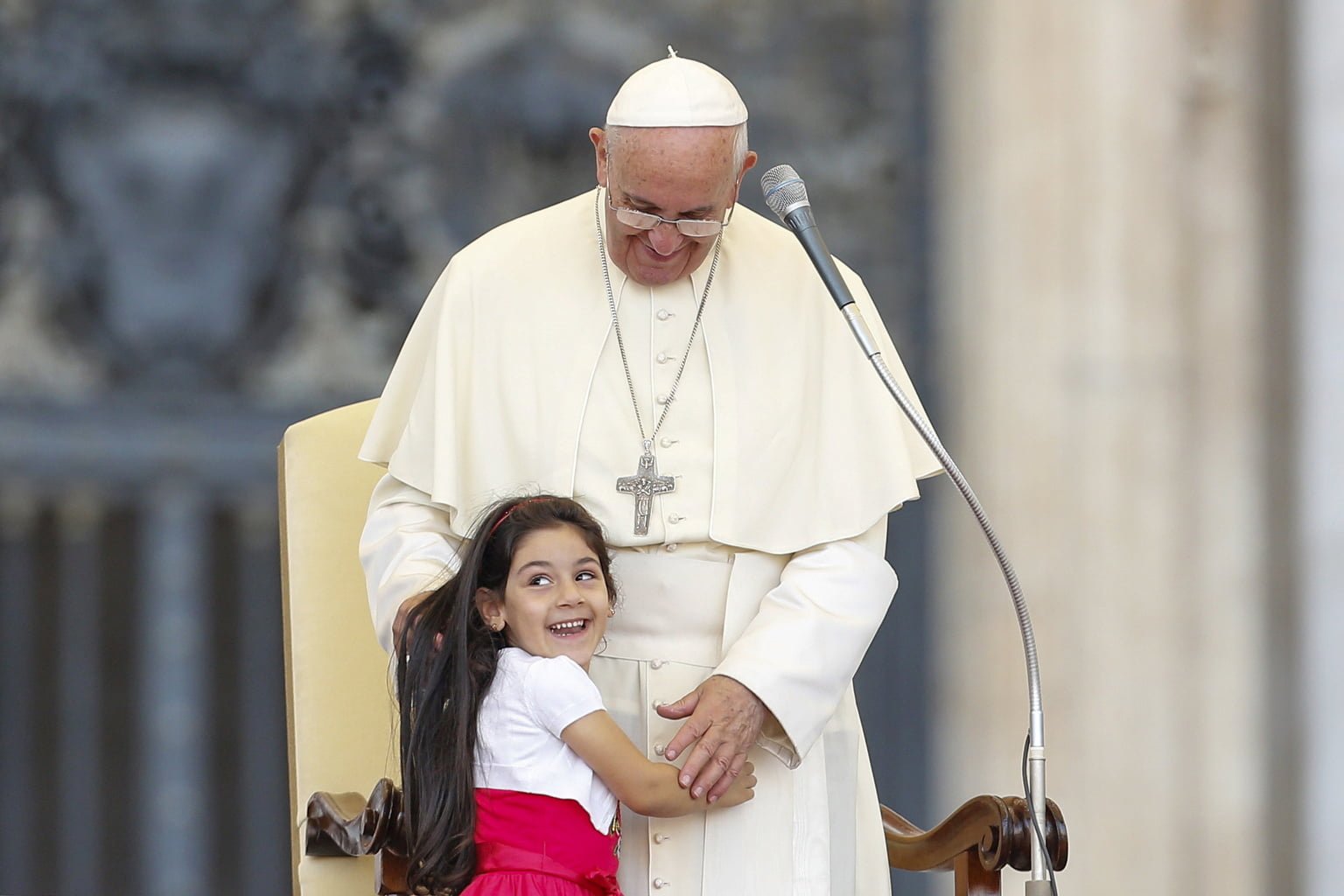 papież Franciszek, dziewczynka