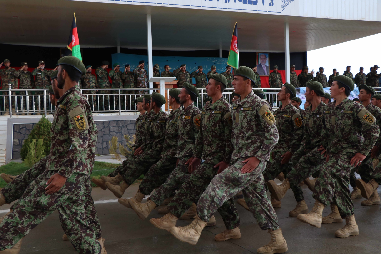 Afgańscy żołnierze na defiladzie.