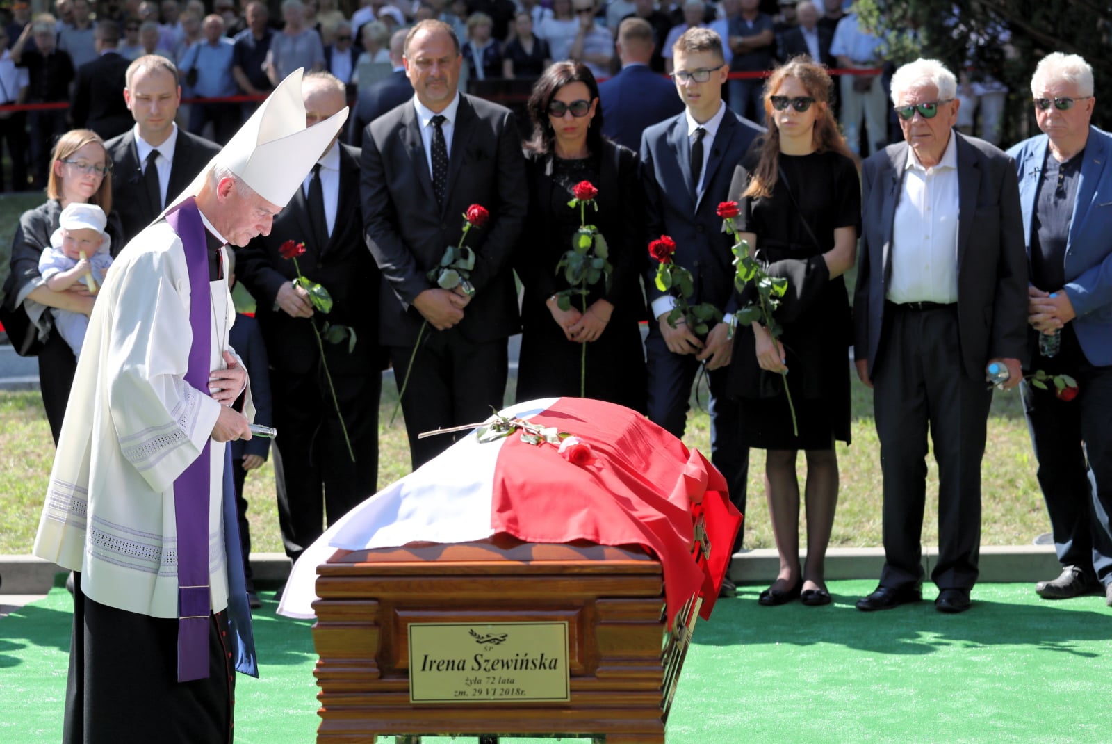 Pogrzeb Ireny Szewińskiej na Powązkach fot. EPA/TOMASZ GZELL 
