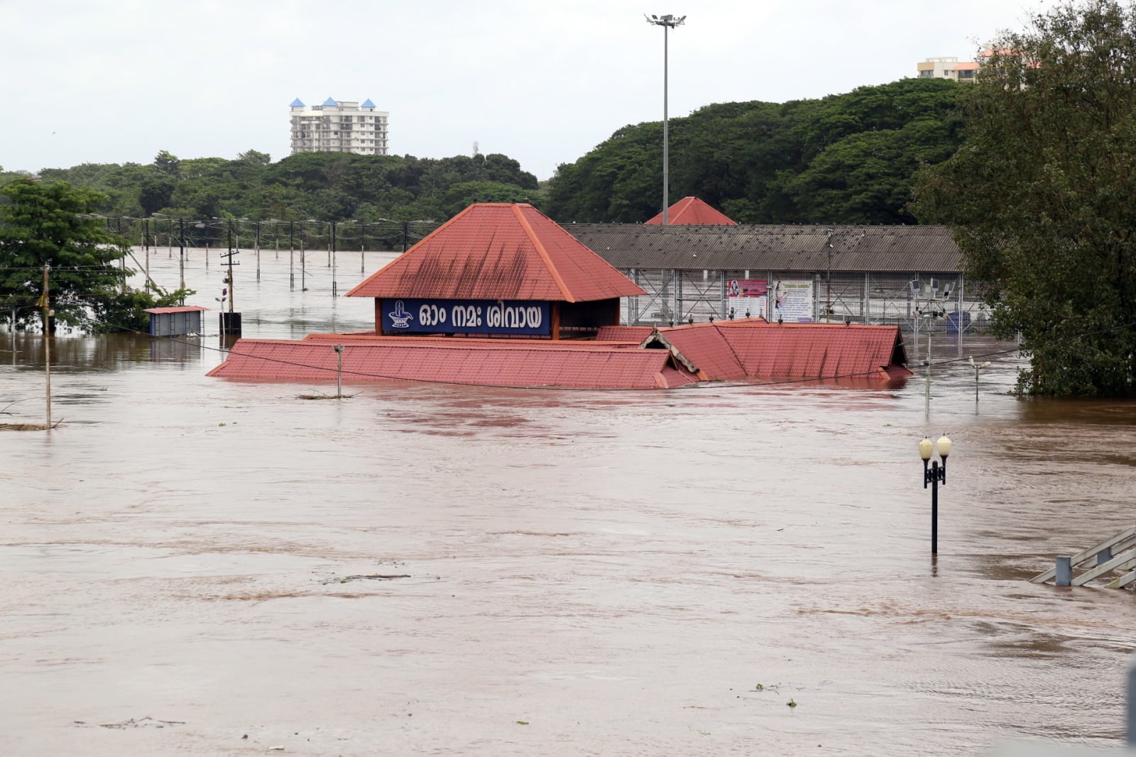 Powódź w Indiach
  EPA/PRAKASH ELAMAKKARA 