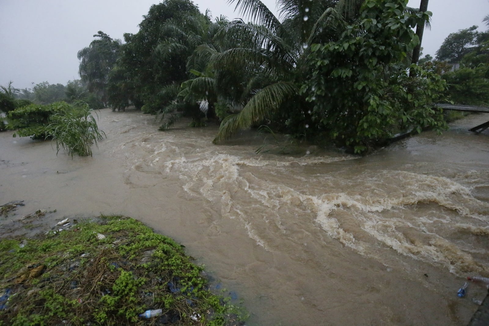 Powodzie w Liberii fot. EPA/PRAKASH ELAMAKKARA 
