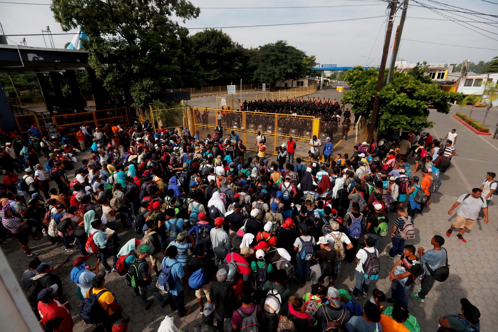 Uchodźcy z Hondurasu zmierzający do Meksyku fot. EPA/Esteban Biba 