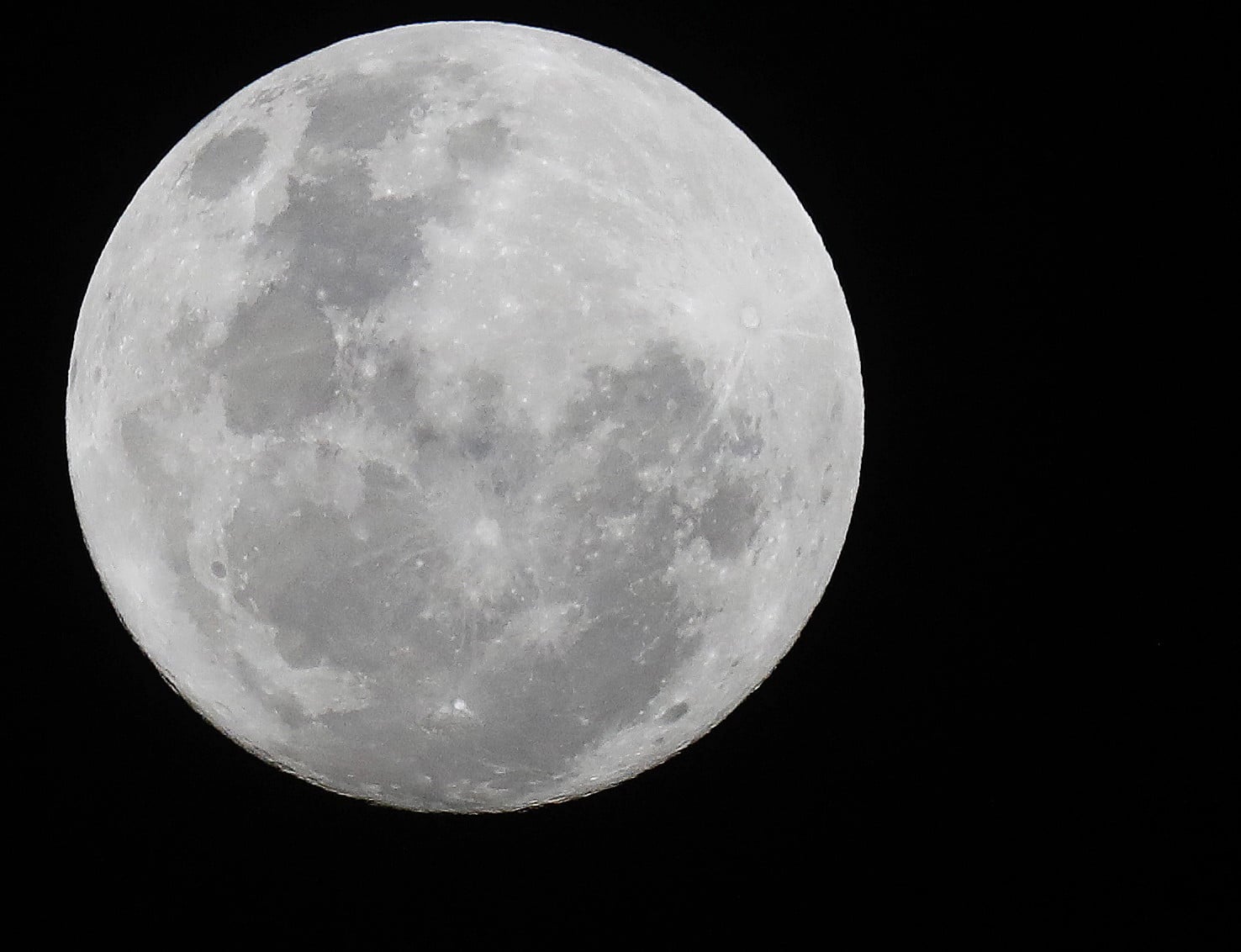 Pełnia księżyca w Południowej Afryce fot. EPA/KIM LUDBROOK 
