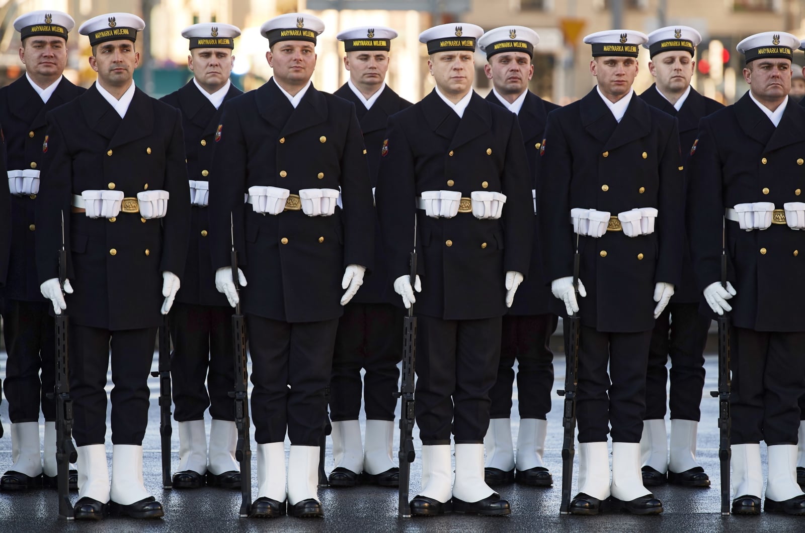 Marynarze podczas centralnych uroczystości 100. rocznicy odtworzenia Marynarki Wojennej RP