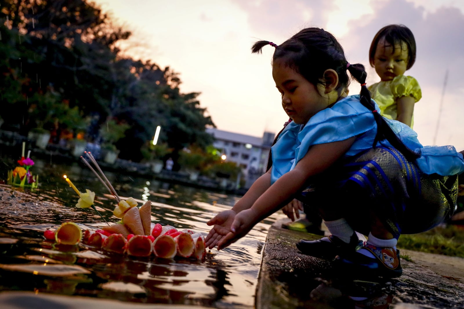 Tradycja w Tajlandii fot. EPA/DIEGO AZUBEL 
