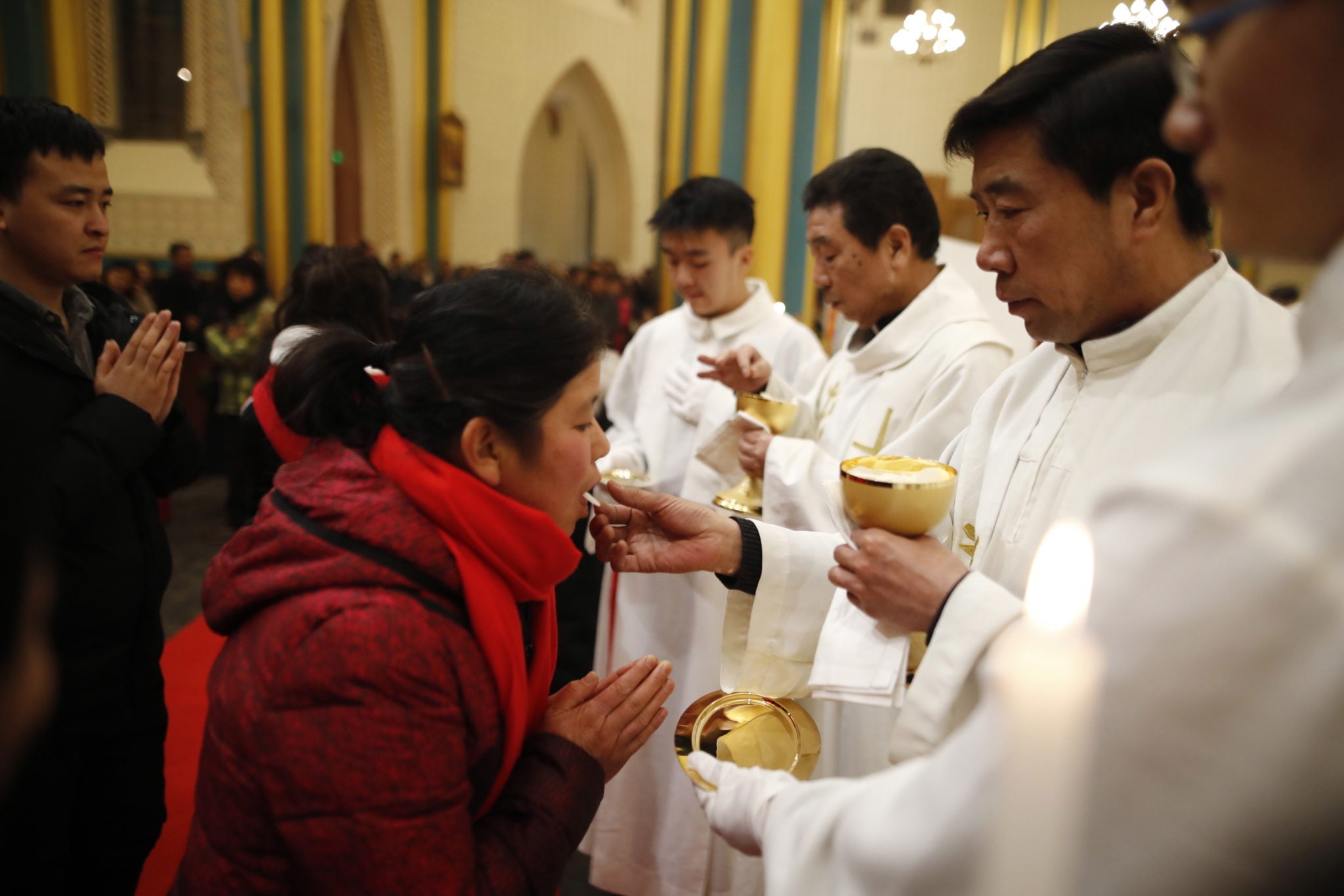 Pekin: Msza wigilijna w kościele katolickim w Pekinie, fot. WU HONG, PAP/EPA 