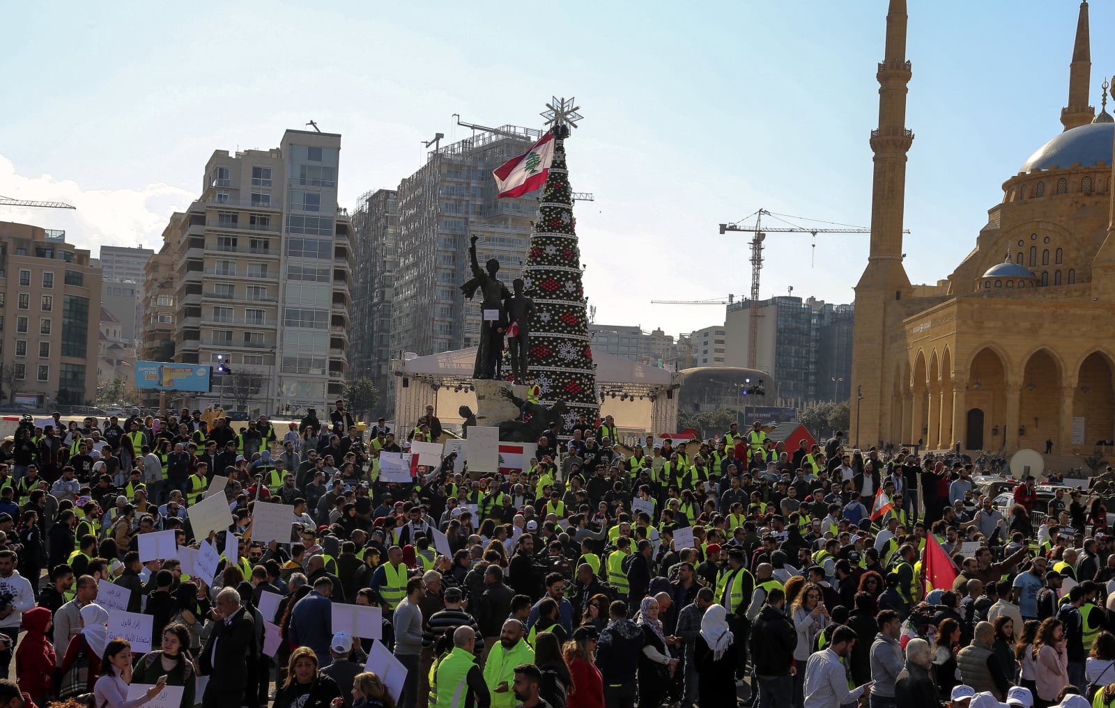 Protest żółtych kamizelek w Lebanonie fot. EPA/NABIL MOUNZER 
